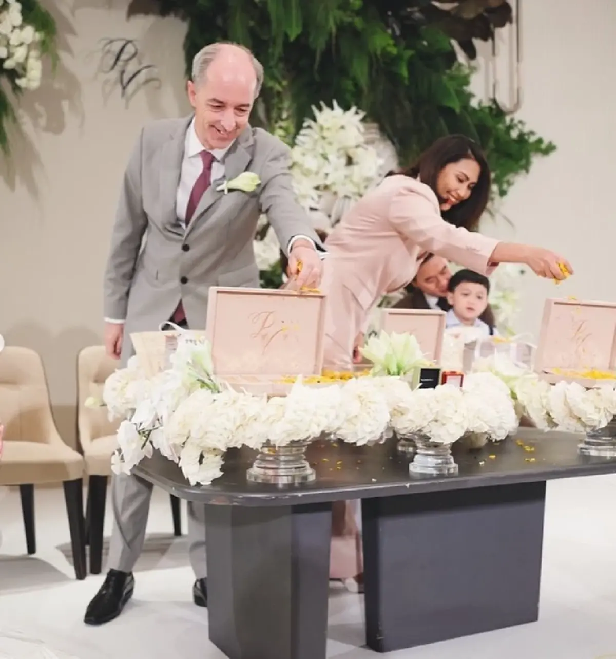 ส่องภาพสะใภ้ใหญ่ตัวแม่ ชมพู่ อารยา งานแต่ง แพทริเซีย โน้ต วิเศษ