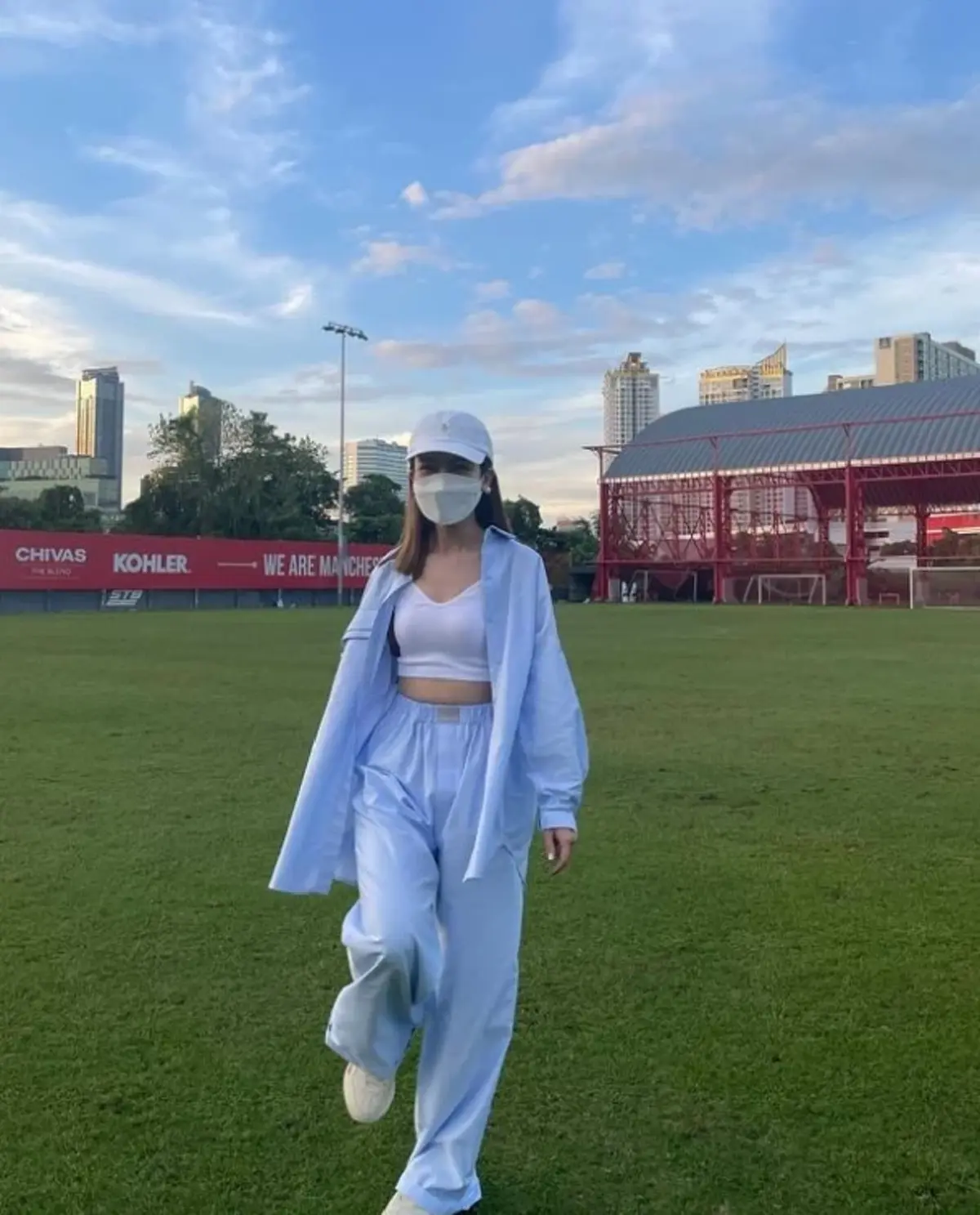 ไบรท์ พิชญทัฬห์ อวดลุคเปรี้ยวนอกจอ ไม่ได้เห็นกันบ่อยๆ