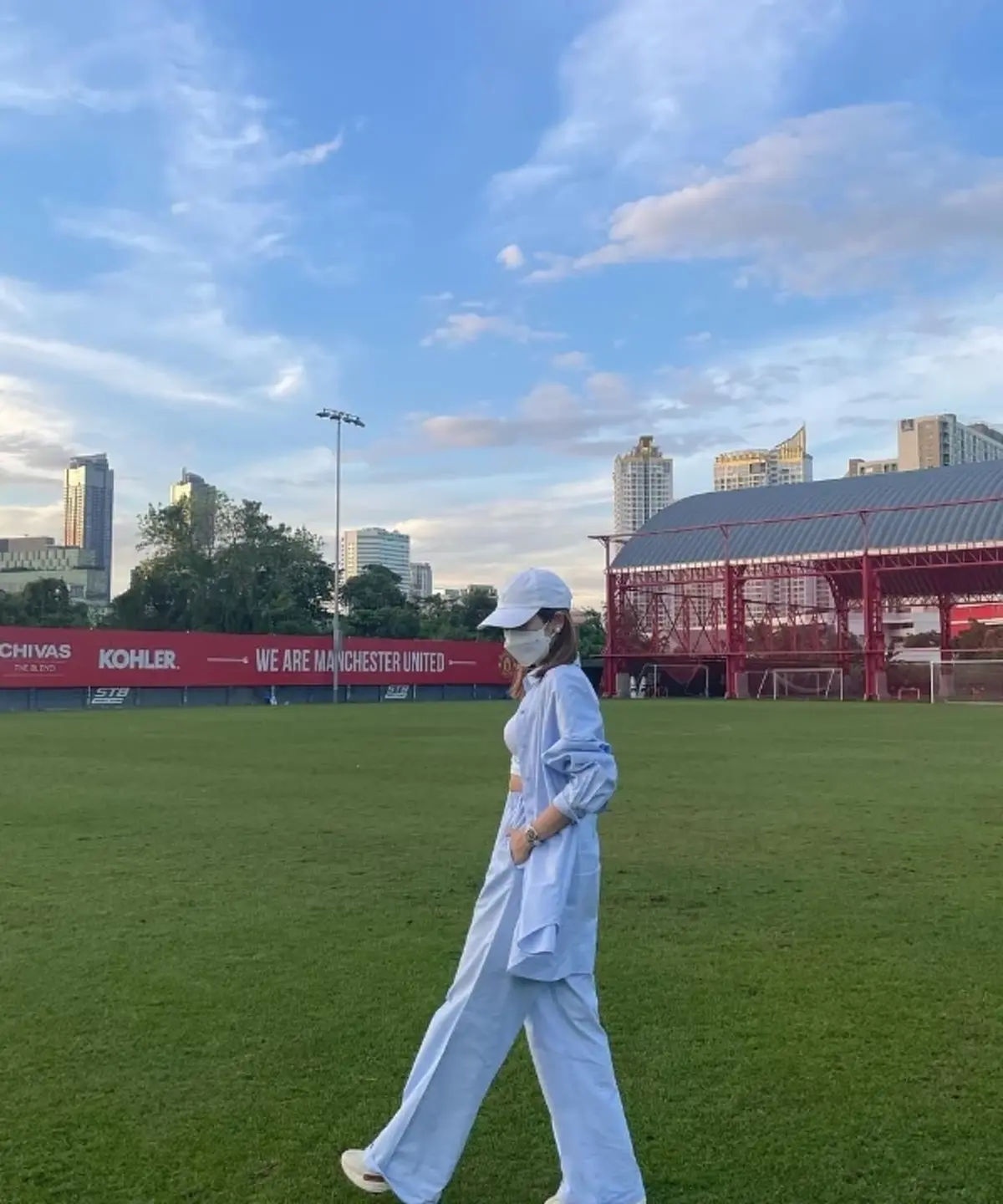 ไบรท์ พิชญทัฬห์ อวดลุคเปรี้ยวนอกจอ ไม่ได้เห็นกันบ่อยๆ