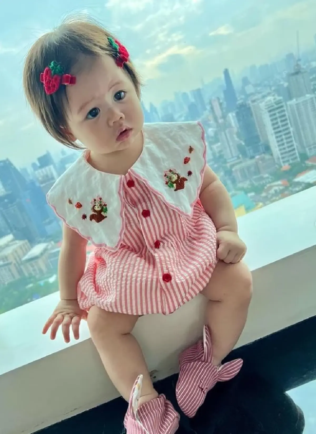 ชมพู่ อารยา อวดความน่ารัก น้องแอบิเกล ยิ้มหวานโชว์ฟัน 2 ซี่
