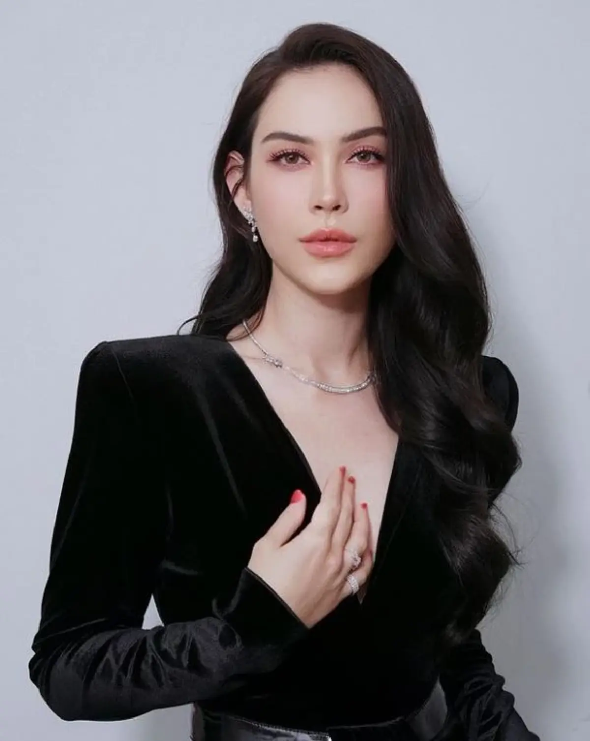 "มดดำ" สรุปเรื่อง"แมท ภีรนีย์" ลั่นเดี๋ยวฉันจะเอามาเปิดใจที่รายการแฉ