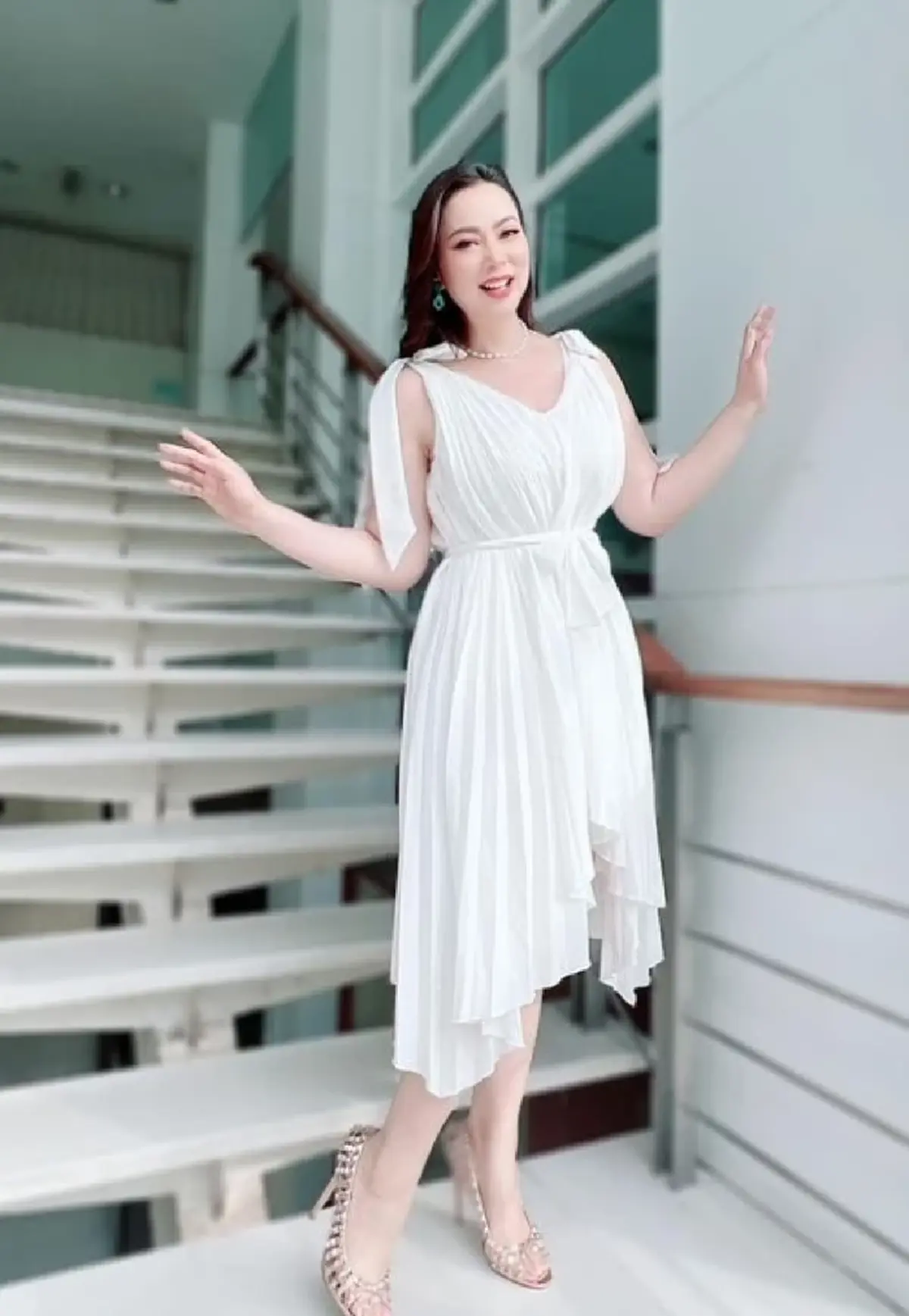 ส่องภาพ บุ๋ม ปนัดดา ในวัย 47 ปี หลังคลอดลูกได้เพียง 2 เดือน เป๊ะแล้ว