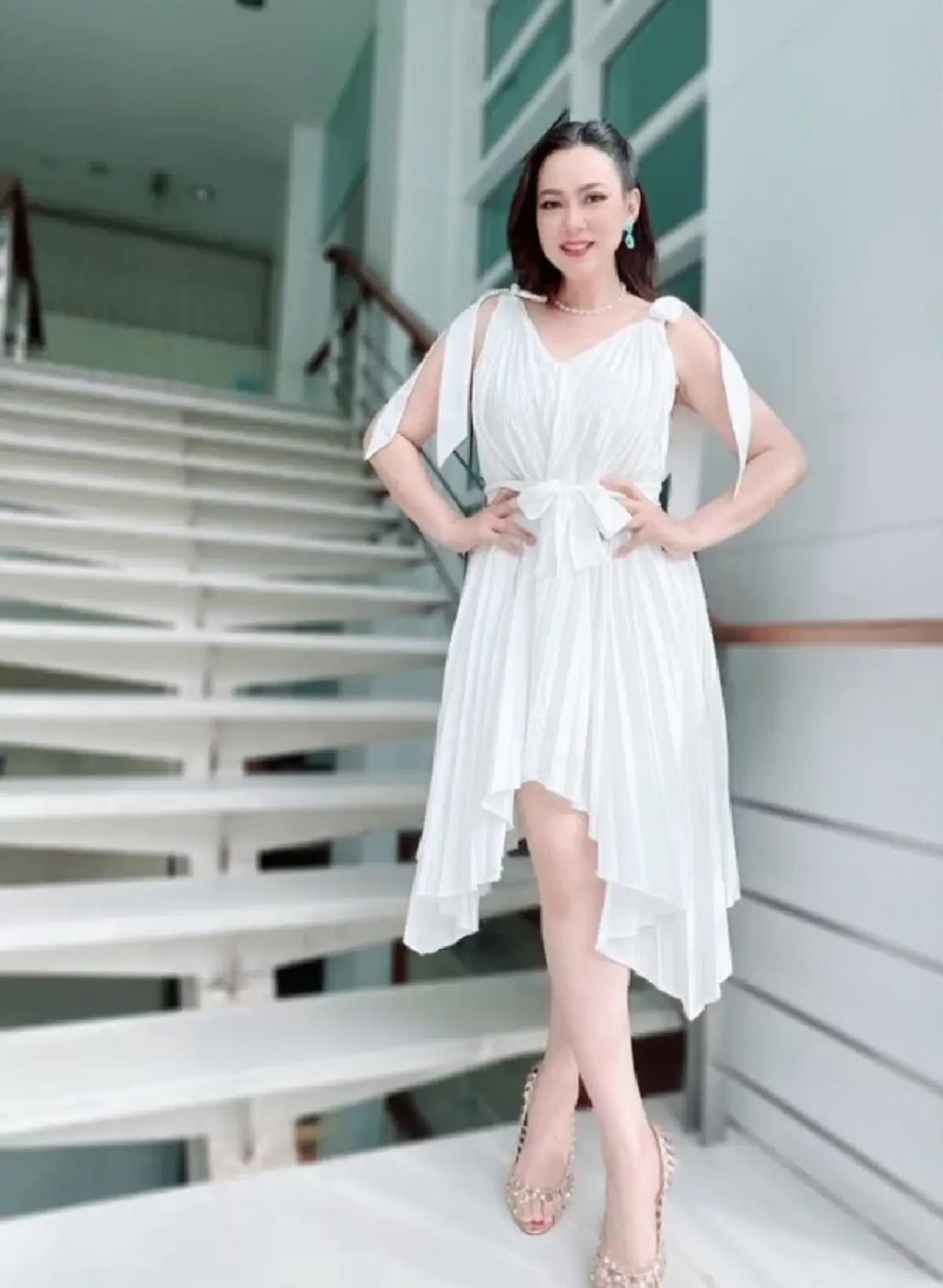 ส่องภาพ บุ๋ม ปนัดดา ในวัย 47 ปี หลังคลอดลูกได้เพียง 2 เดือน เป๊ะแล้ว