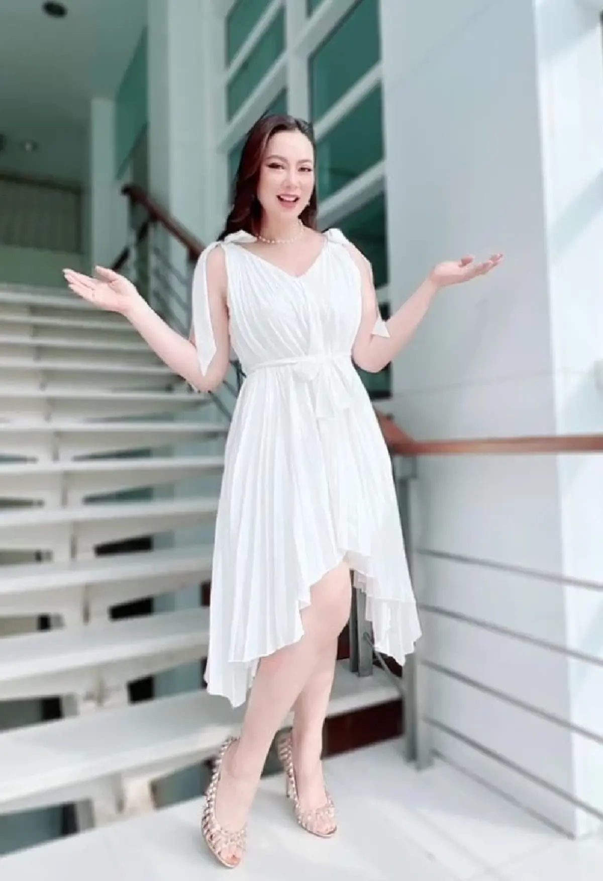 ส่องภาพ บุ๋ม ปนัดดา ในวัย 47 ปี หลังคลอดลูกได้เพียง 2 เดือน เป๊ะแล้ว