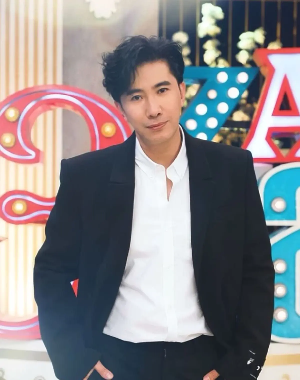 โฉมหน้า พิธีกรใหม่ แทน หนุ่ม กรรชัย ในรายการโหนกระแส ทำไลฟ์สดแทบแตก 
