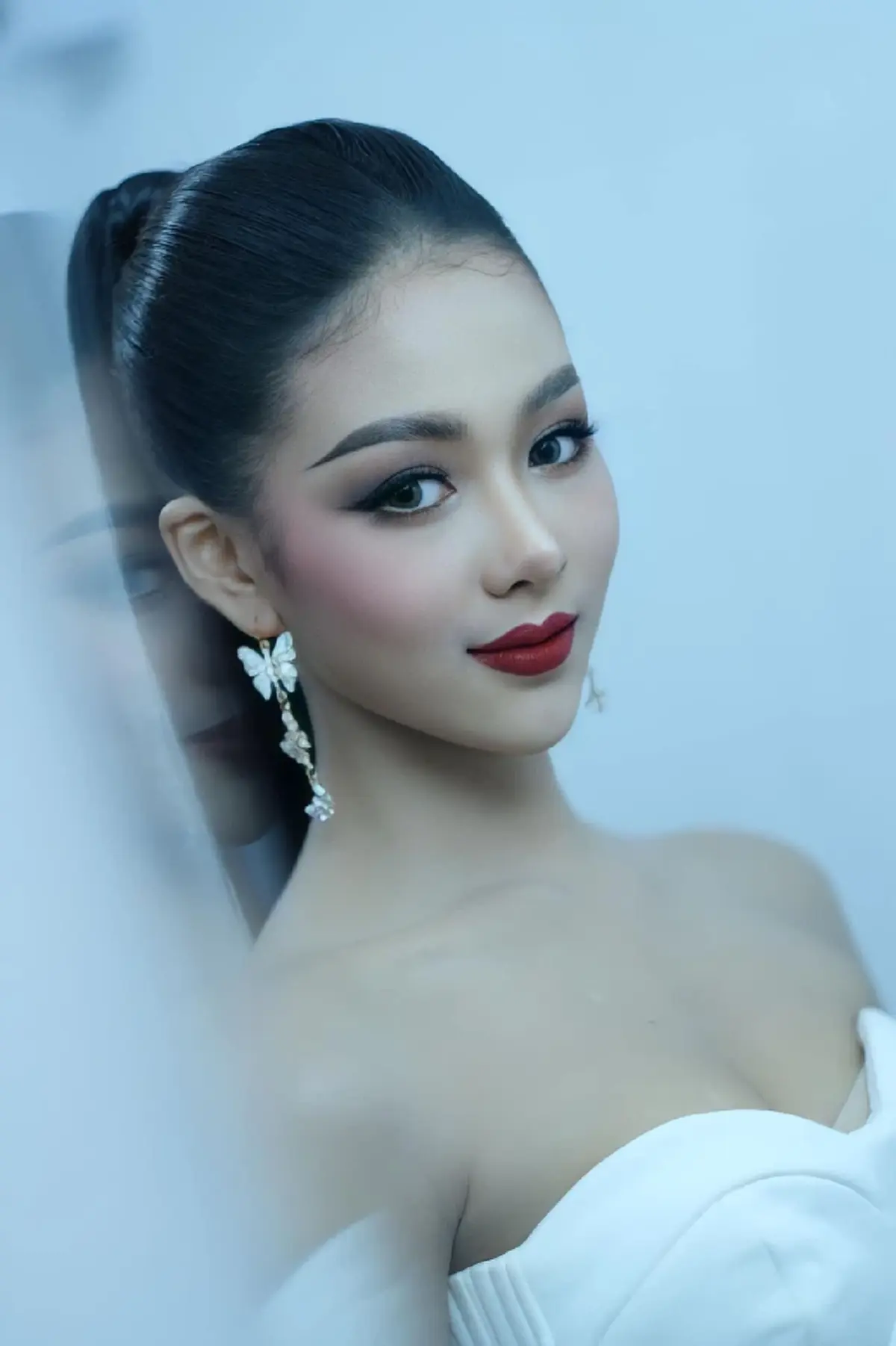 โฉมหน้า แพรวธิดา เสียงวิหค ผู้รับบาทบาทนางเอกหมอลำเสียงวิหค ต่อจาก ยูกิ เพ็ญผกา ยูกิไหทองคำ