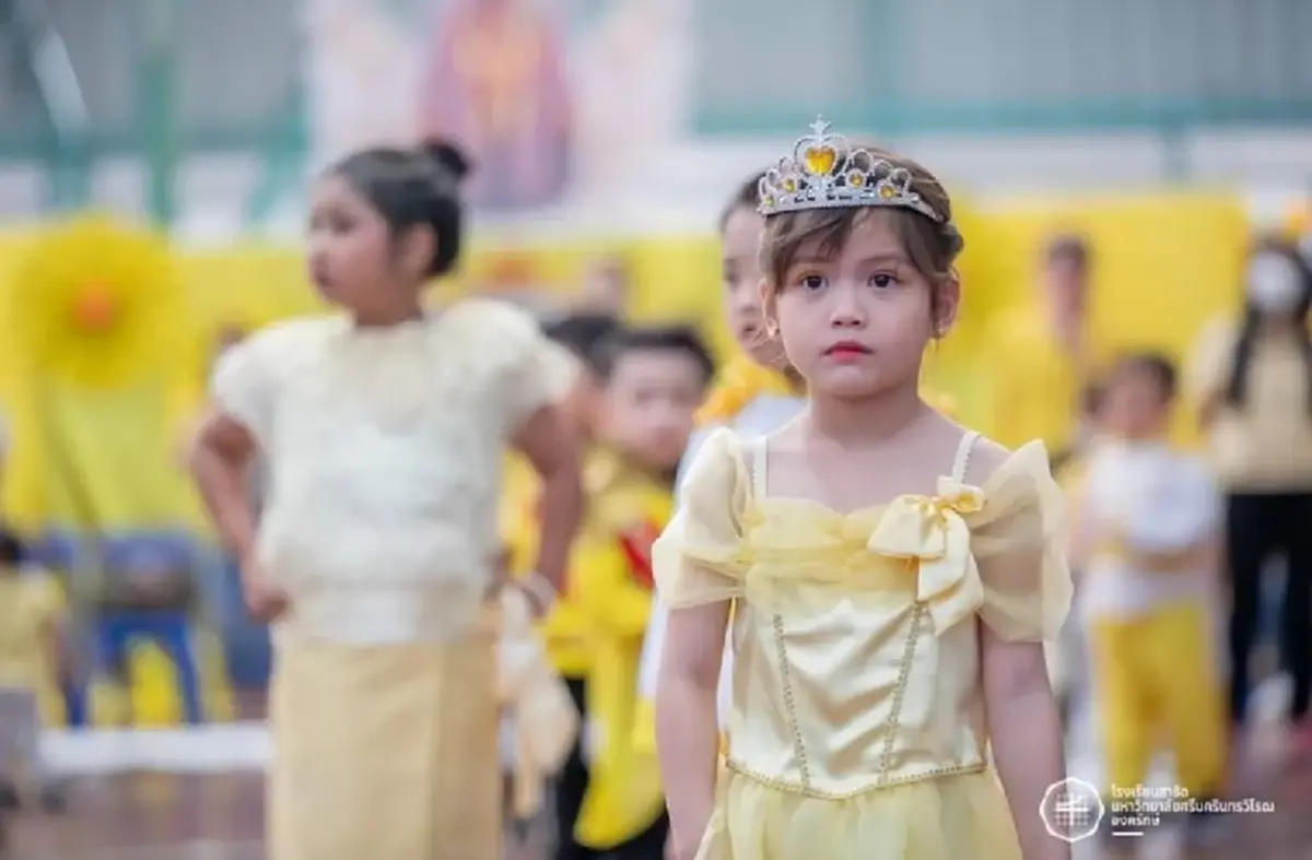 ส่องภาพ น้องมารีน ลูกสาว น้ำ รพีภัทร ถือป้ายกีฬาสีงานโรงเรียน ยิ่งโตยิ่งสวย