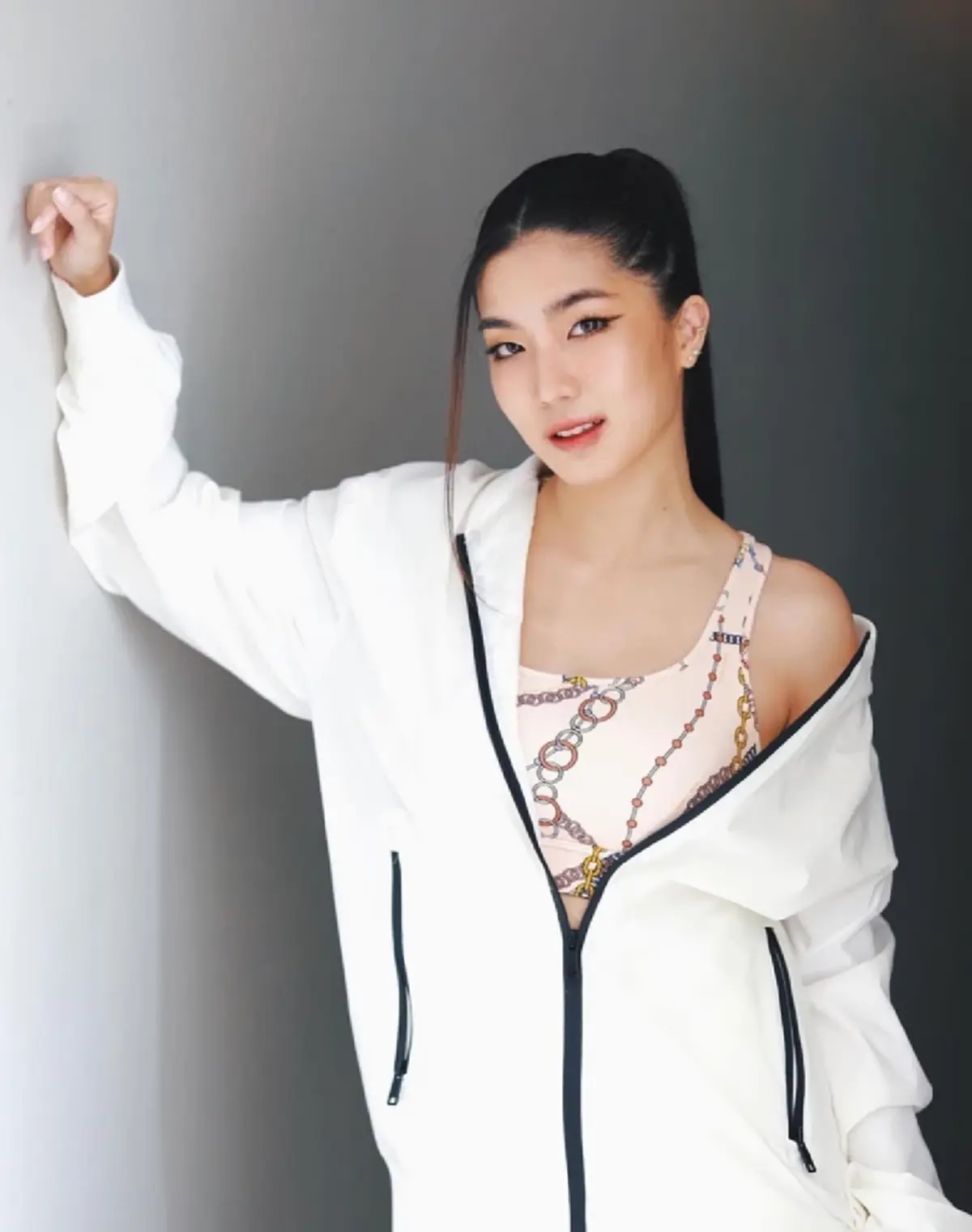 โอ้โห ส่องยอดเงินในบัญชี ก้อย อรัชพร เข้าวงการมาได้ไม่นาน แต่เยอะมาก