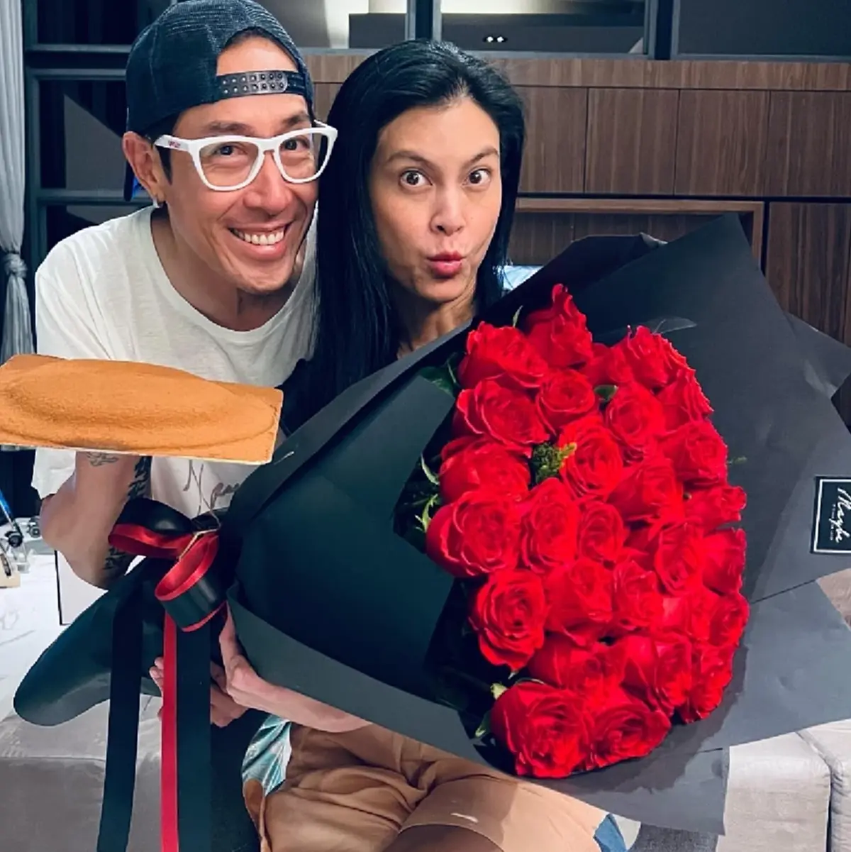 เปิดโพสต์ล่าสุด ปิ่น เก็จมณี แคปชั่นส่อนัยยะ หลังอันฟอลโลว์สามี เจ เจตริน