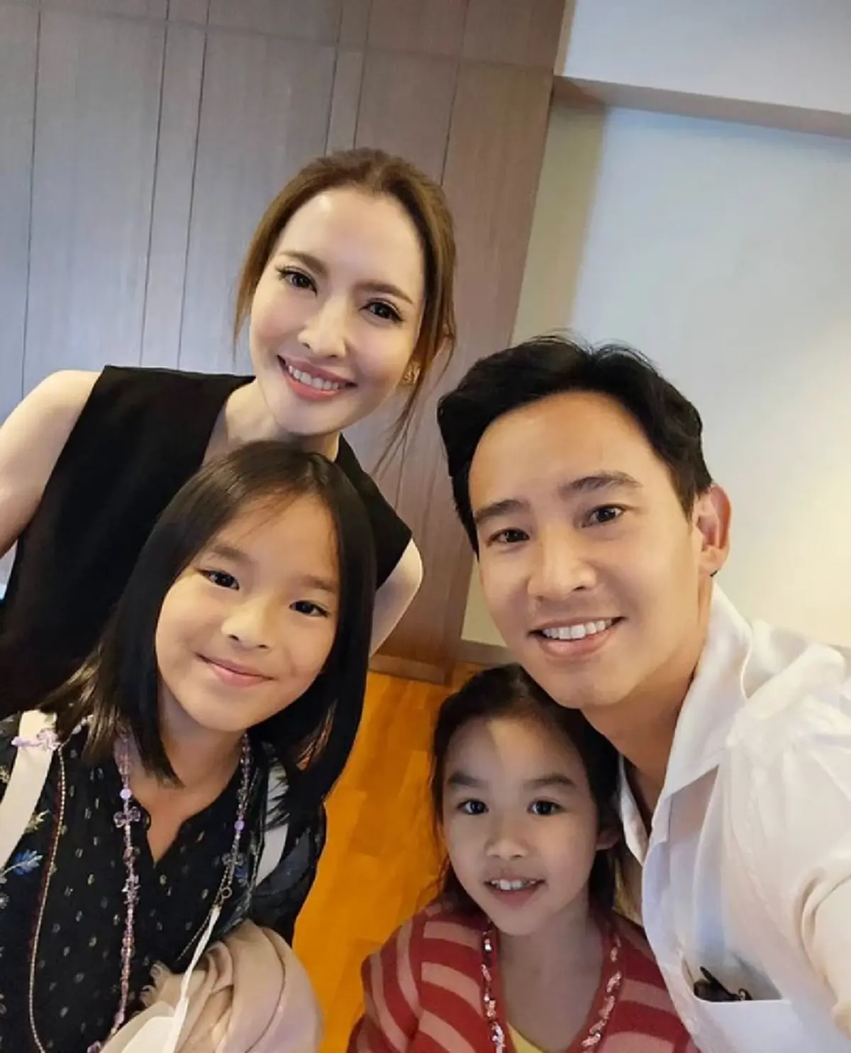 ย้อนมิตรภาพ แอฟ ทักษอร  -   ทิม พิธา พร้อมโมเมนต์แสนน่ารัก