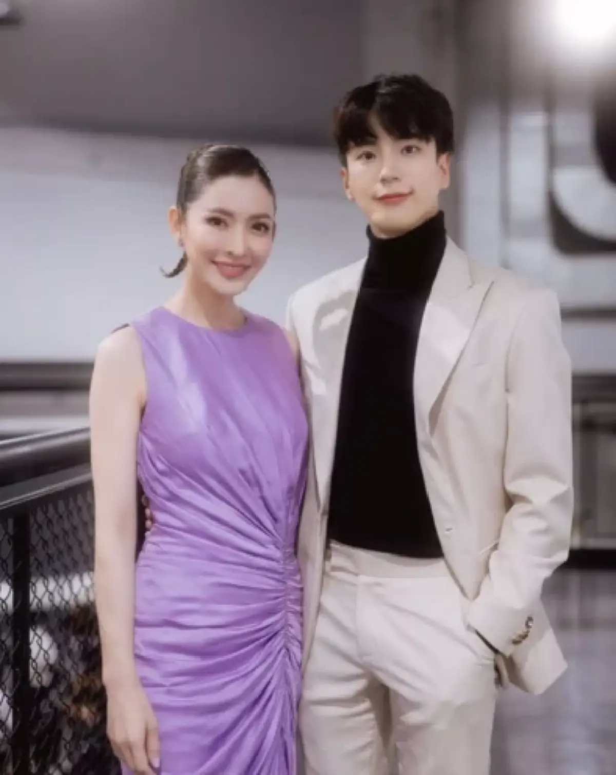 แอฟ ทักษอร เผยความจริง ผ้าที่  นน นนกุล ถือเป็นของใคร