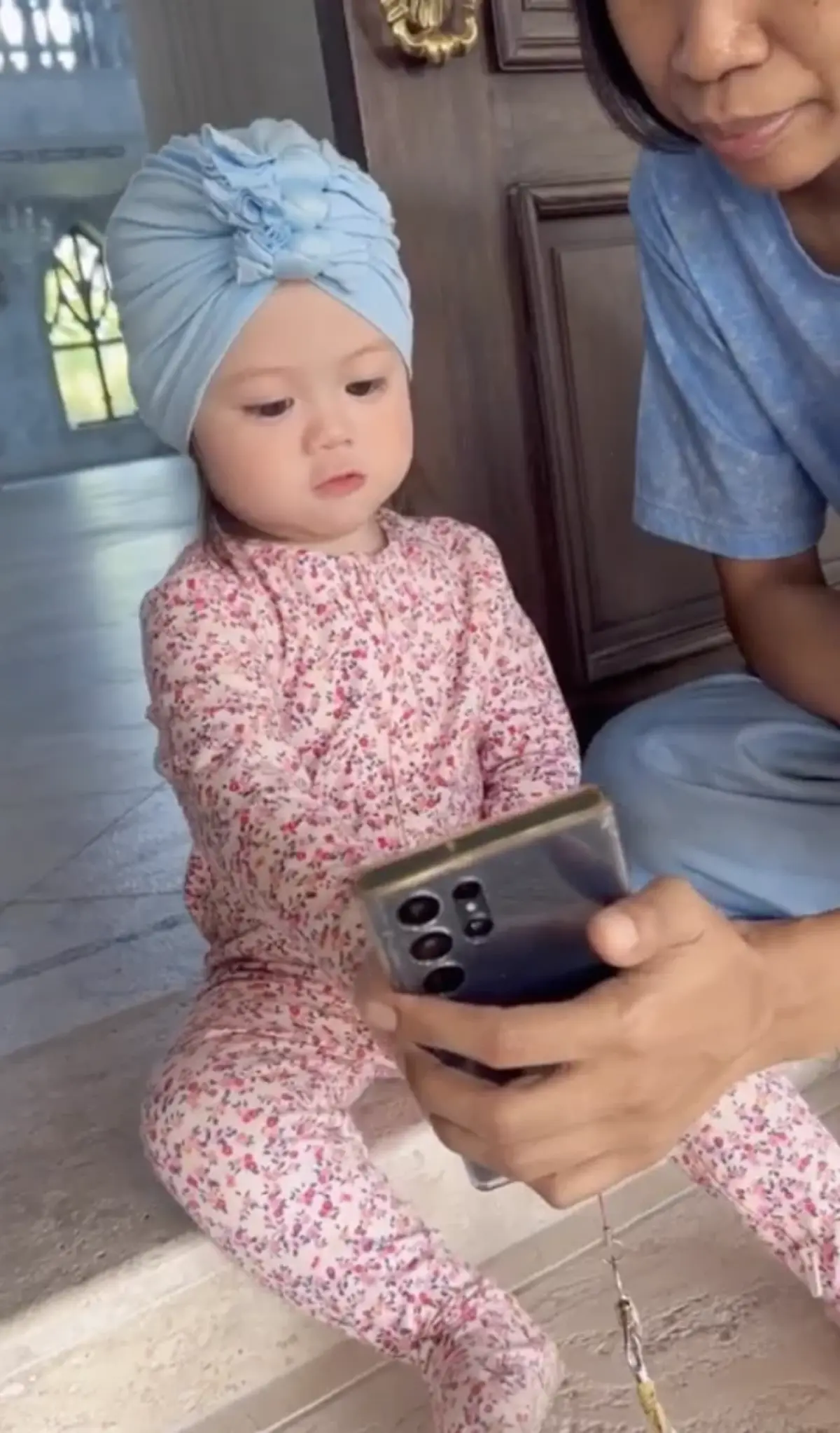 ส่องภาพล่าสุด น้องแอบิเกล ใบหน้าเริ่มเปลี่ยนอีก ออกฝรั่งชัดมาก