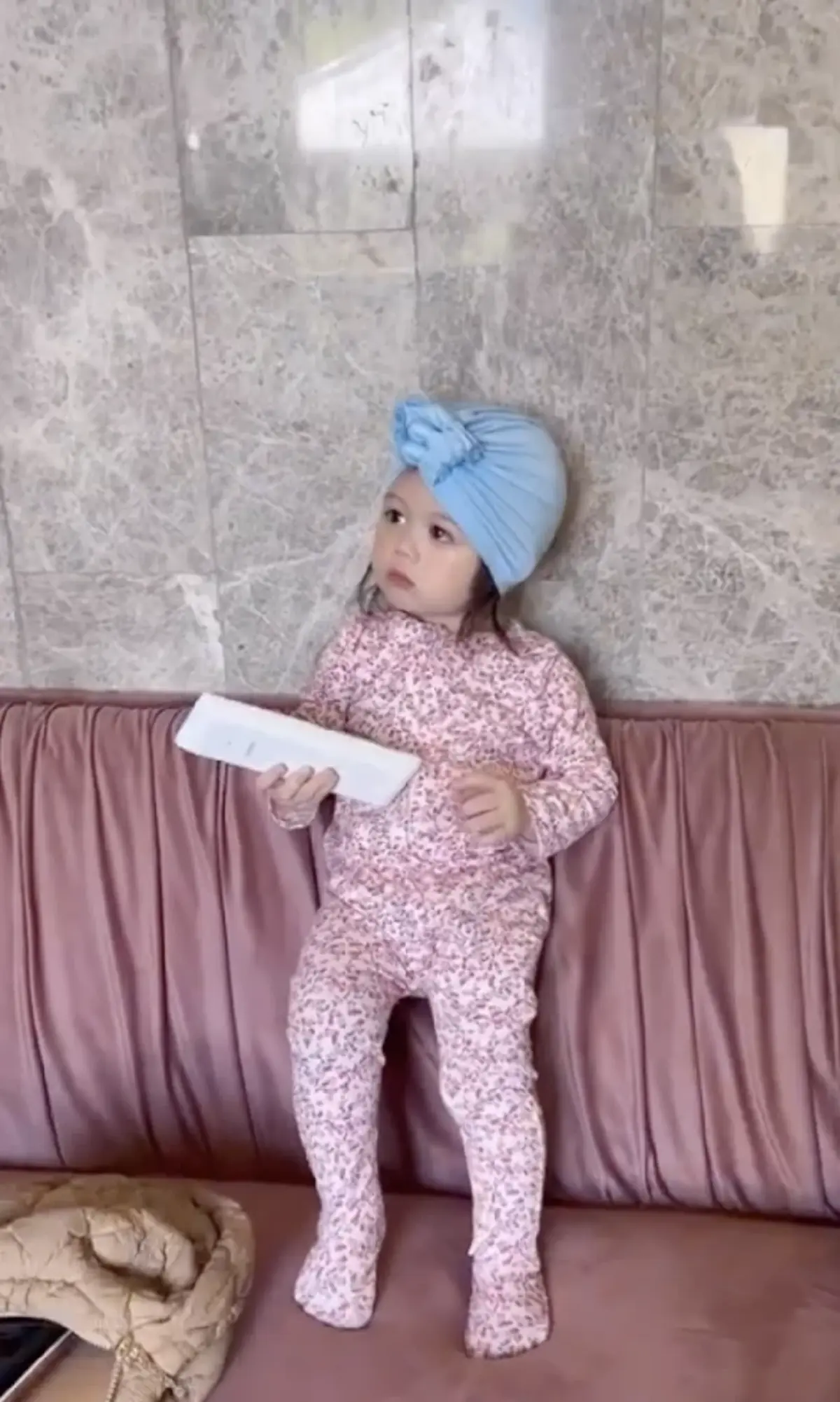 ส่องภาพล่าสุด น้องแอบิเกล ใบหน้าเริ่มเปลี่ยนอีก ออกฝรั่งชัดมาก