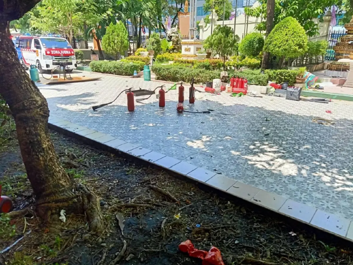 ถังดับเพลิง ระเบิด ผู้เห็นเหตุการณ์ เล่านาทีระทึก ขณะจุดไฟสาธิตต่อหน้า นร.