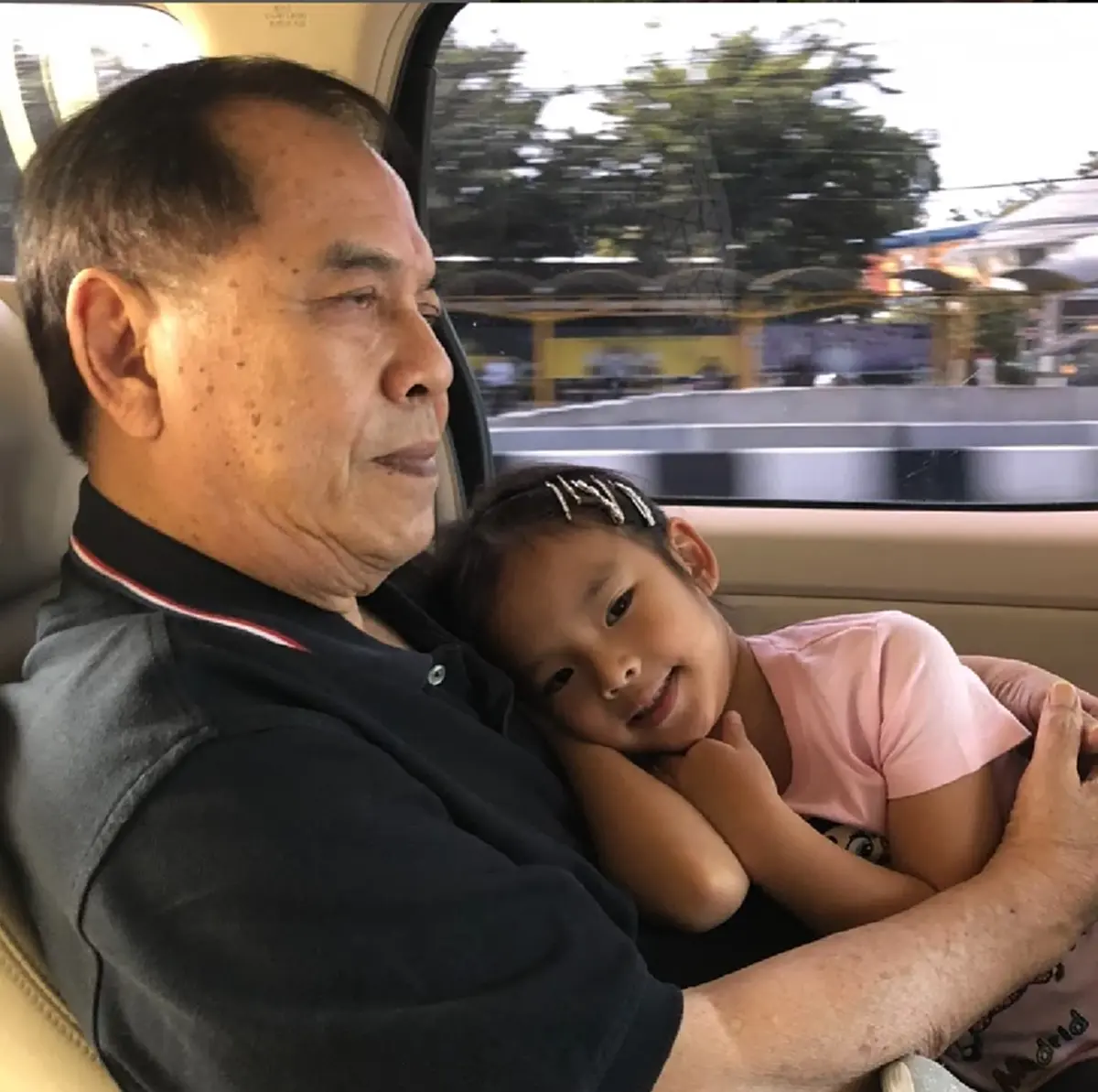 ชาวเน็ตสะดุดตา คุณปู่ไพวงษ์ เตชะณรงค์ โพสต์รูปภาพเมื่อ 50 ปีที่แล้ว 