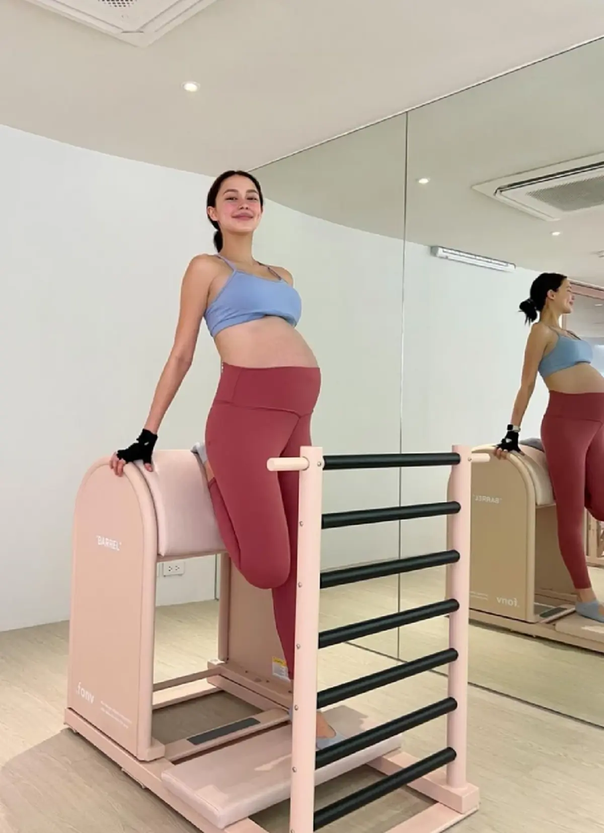 แพทริเซีย กู๊ด โชว์ความสตรอง อุ้มท้องโตใกล้คลอดออกกำลังกาย