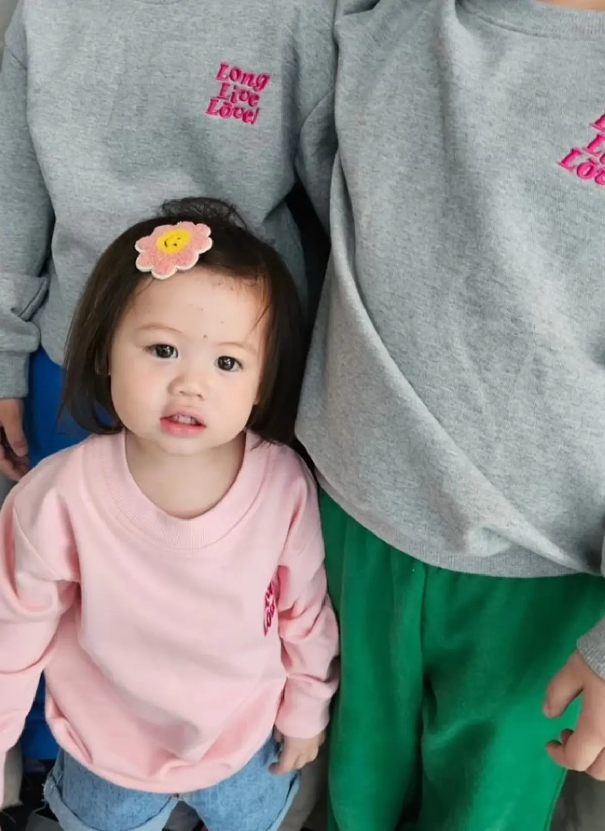 ชมพู่ โพสต์รูปภาพล่าสุด น้องแอบิเกล เทียบ สายฟ้า-พายุ ชัดเลยหน้าเหมือนใคร