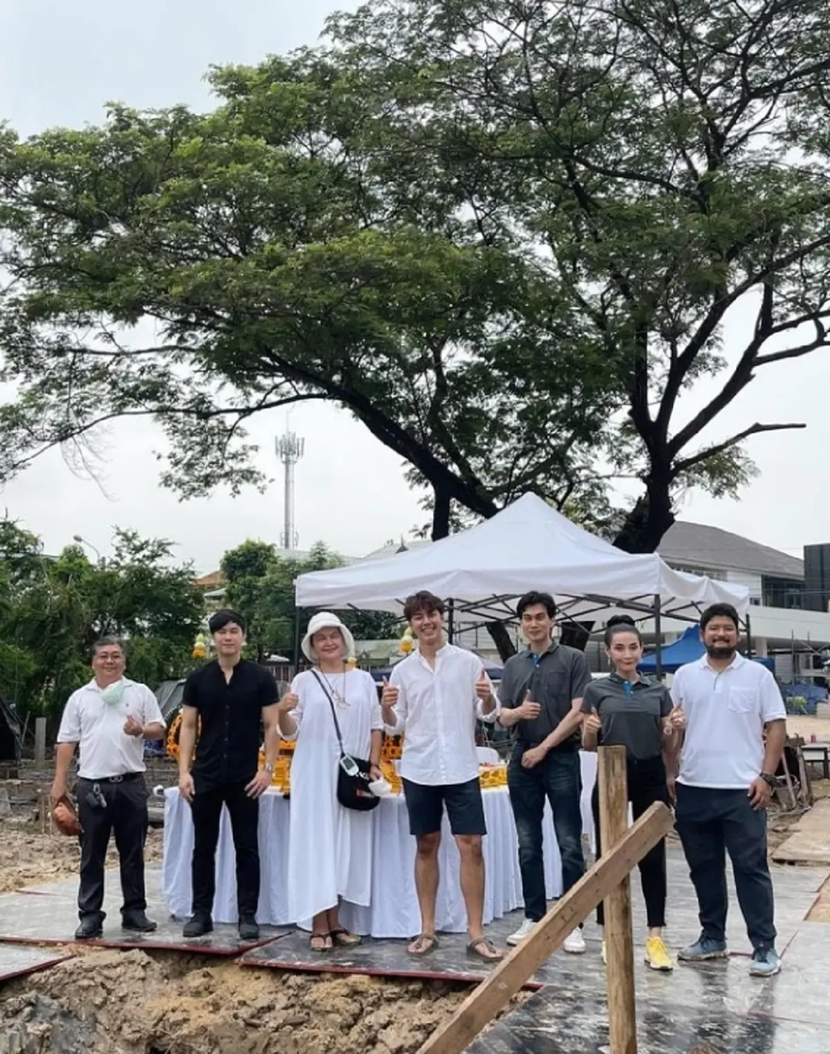 นาย ณภัทร เคลื่อนไหวแล้ว  ใบเฟิร์น พิมพ์ชนก อันฟอลโลว์  หมู พิมพ์ผกา 