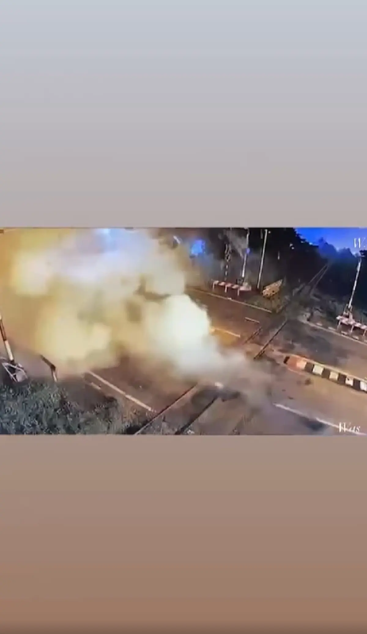 คนร้ายทำทีรถเสีย จอดนิ่งสนิทกลางสี่แยกกลางเมือง สุไหงโก-ลก ก่อนบึ้มสนั่น 