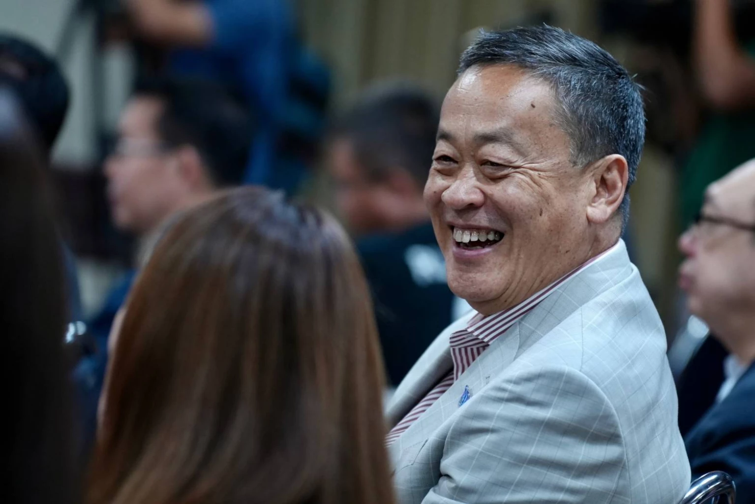 "พิธา" เปลี่ยน คำอธิบายหน้าโปรไฟล์ ไม่ใช่ "ว่าที่นายกรัฐมนตรี" อีกต่อไป
