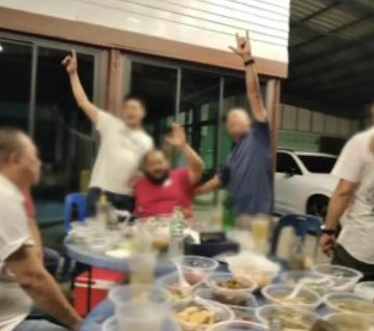 ส่องไลฟ์สไตล์ กำนันนก อภิมหาเศรษฐี นครปฐม  หมวกก็หลักหมื่น พระก็หลายแสน ไลฟ์สไตล์กำนันนก แบรนด์เนม