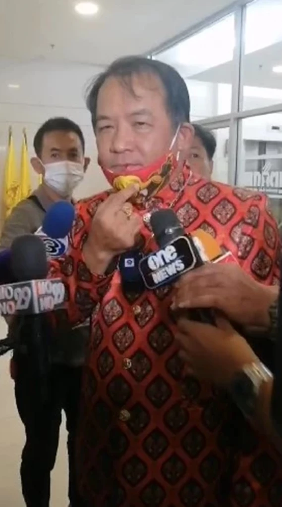 ศาลสั่งจำคุก ลุงทศพล มือตบ ศรีสุวรรณ 6 เดือน ปรับ 2 คดีรวม 7 หมื่น