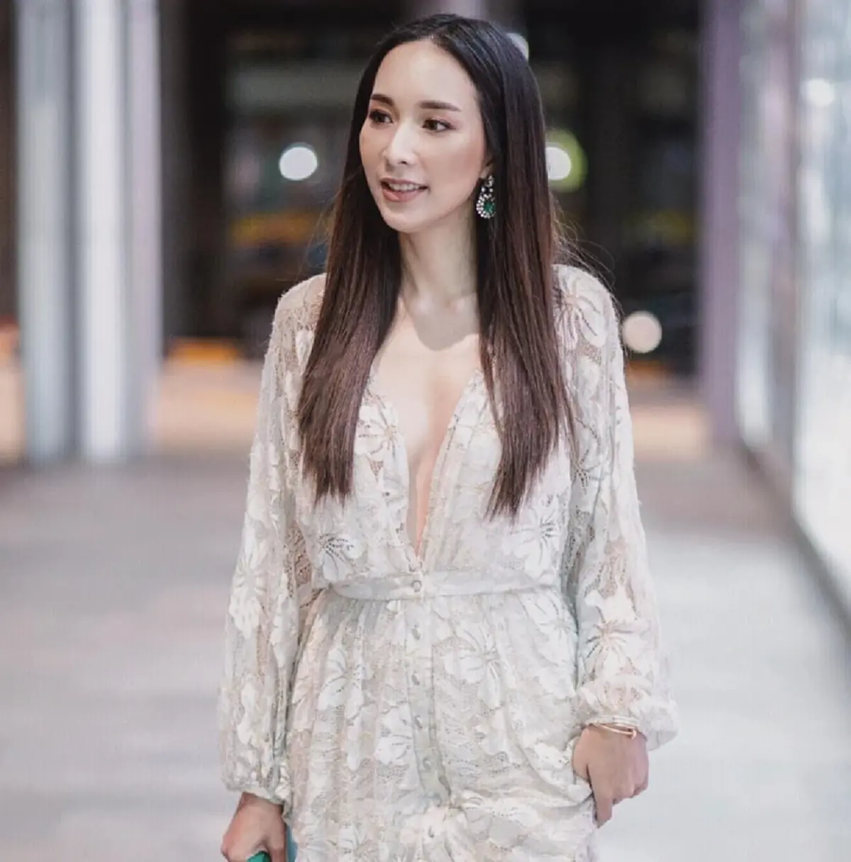  เปิดอายุจริง มิ้นท์ ณัฐวรา หลังถูกแฟนหนุ่มไฮโซดัง คุกเข่าขอแต่งงานแล้ว