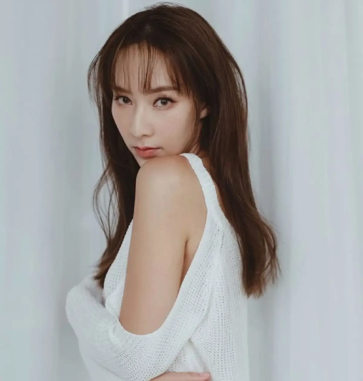  เปิดอายุจริง มิ้นท์ ณัฐวรา หลังถูกแฟนหนุ่มไฮโซดัง คุกเข่าขอแต่งงานแล้ว