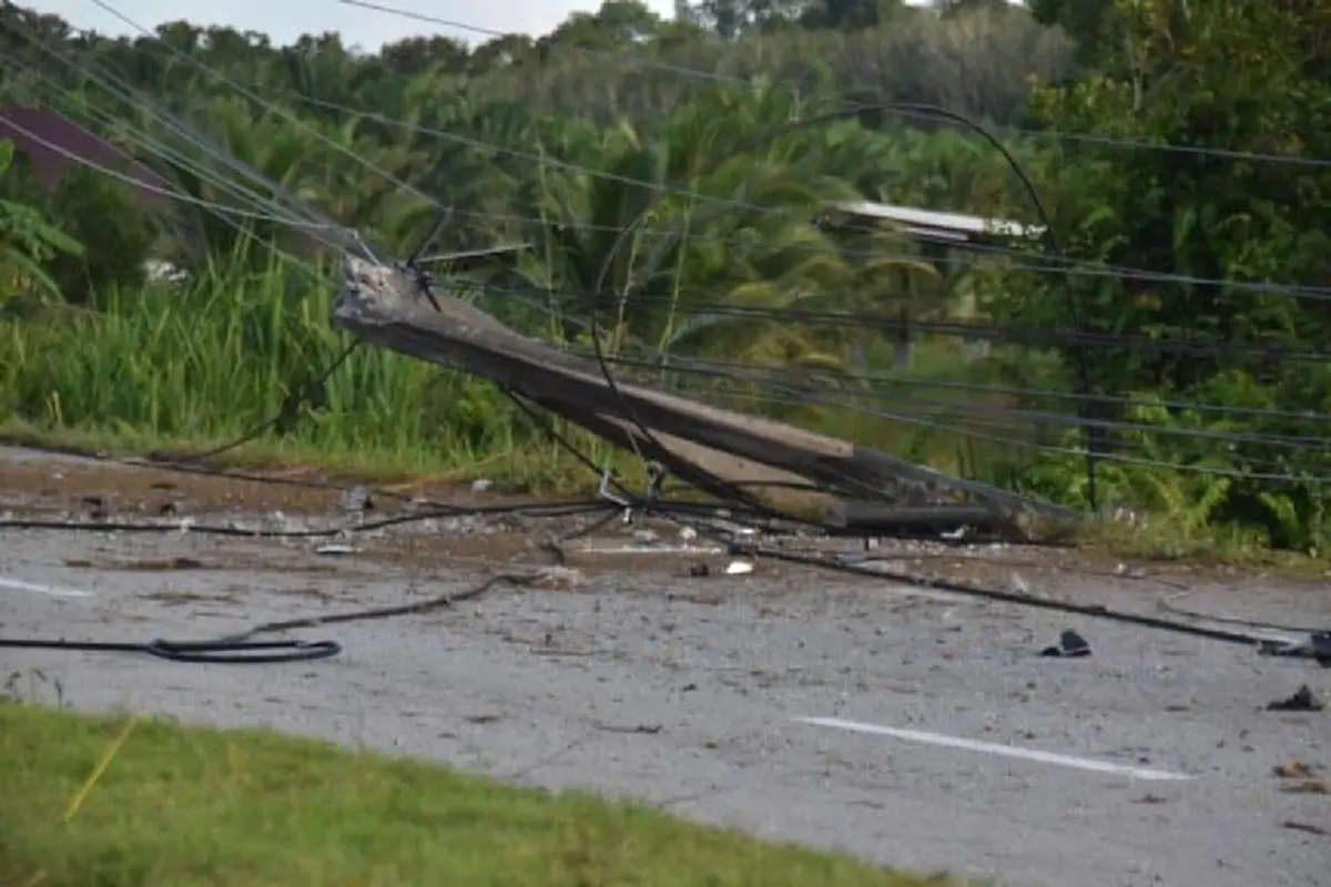 โจรใต้เหิม ลอบบึ้มตากใบ เสาไฟฟ้าล้มระนาว-ยิงถล่มกลางดึก