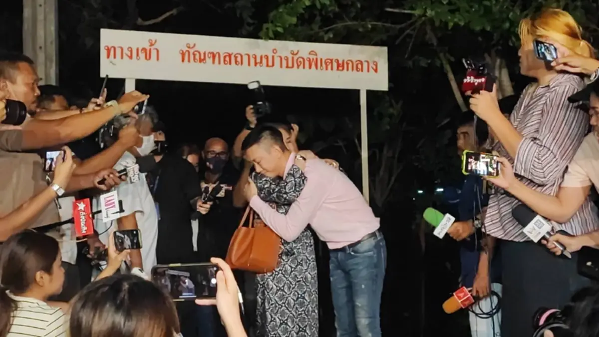 แพท ณปภา ร่วมเฟรมพร้อมหน้า เบนซ์ เรซซิ่ง-น้องเรซซิ่ง ในรอบหลายปี