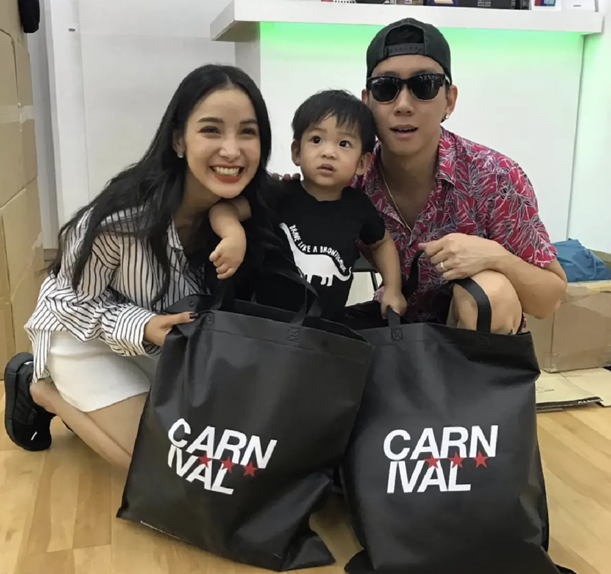 เปิดภาพแรก เบนซ์ เรซซิ่ง หลังถูกปล่อยตัว เผยสาเหตุ น้องเรซซิ่ง ไม่ได้มารับหลังปล่อยตัว