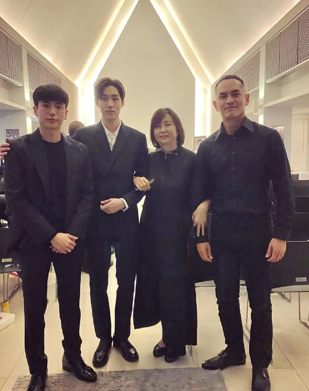 แอฟ ทักษอร เคลื่อนไหวกลางไอจี ยายหมี โพสต์รูป 3 หนุ่มใครคือว่าที่