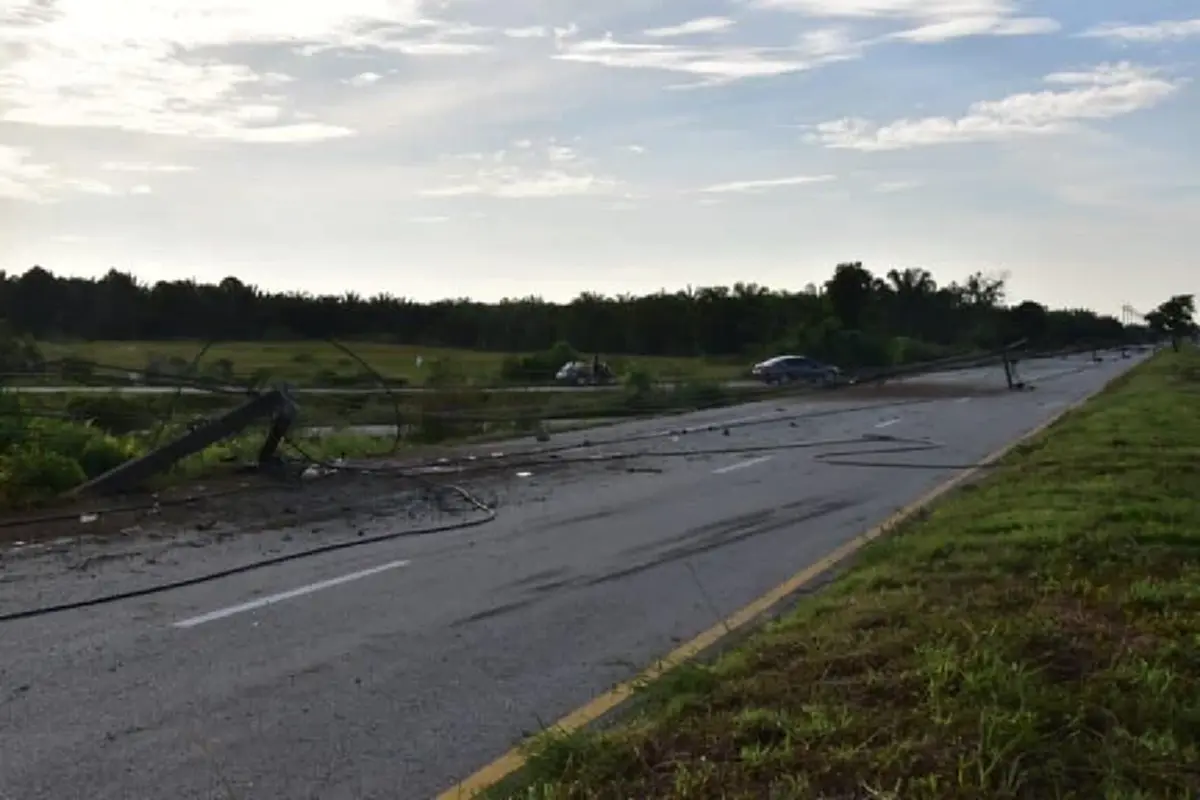 โจรใต้เหิม ลอบบึ้มตากใบ เสาไฟฟ้าล้มระนาว-ยิงถล่มกลางดึก