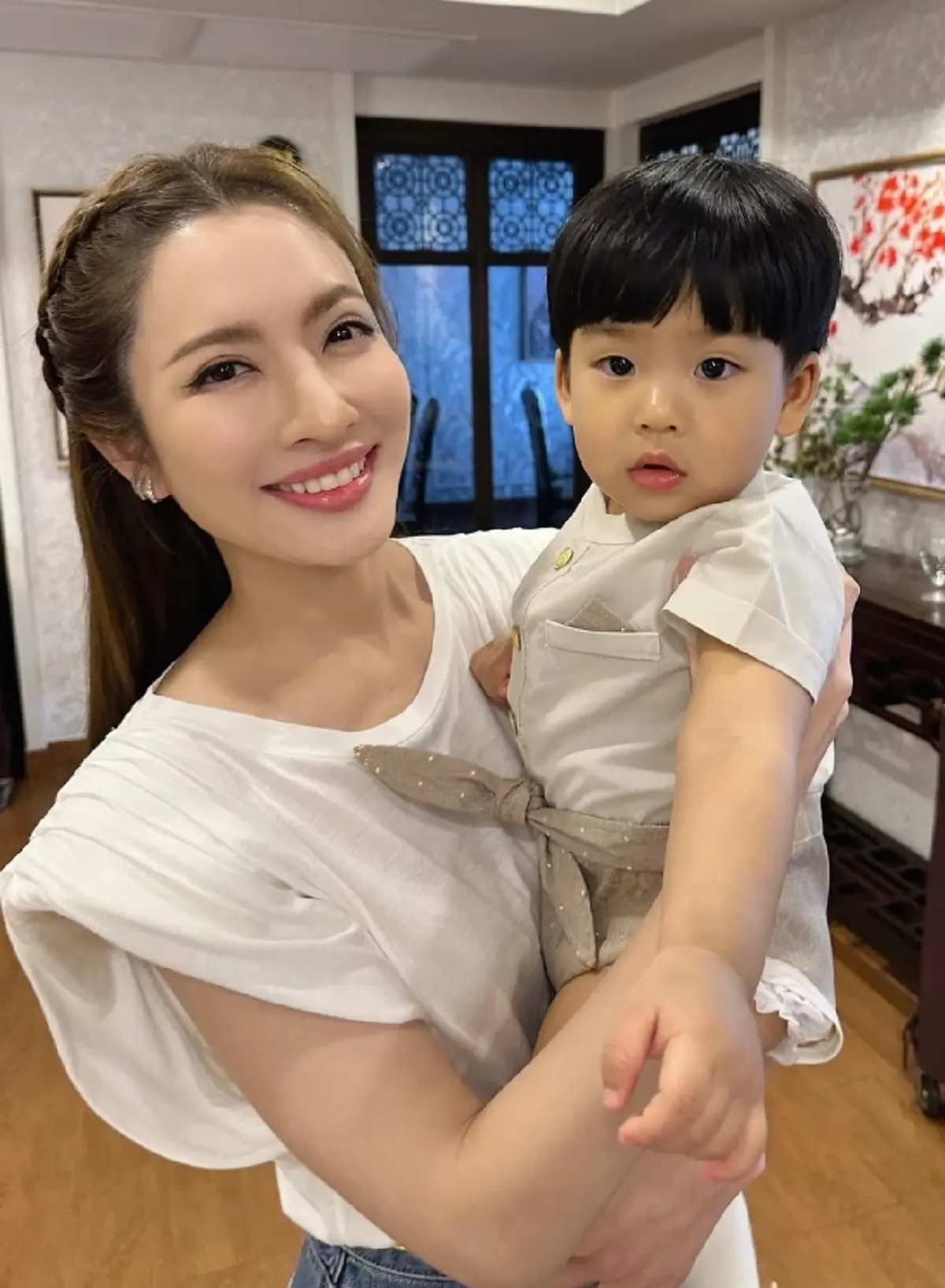 วินาที แอฟ ทักษอร เซอร์ไพรส์หลานชาย น้องพีร์เจ วันเกิดอายุ 1 ขวบ