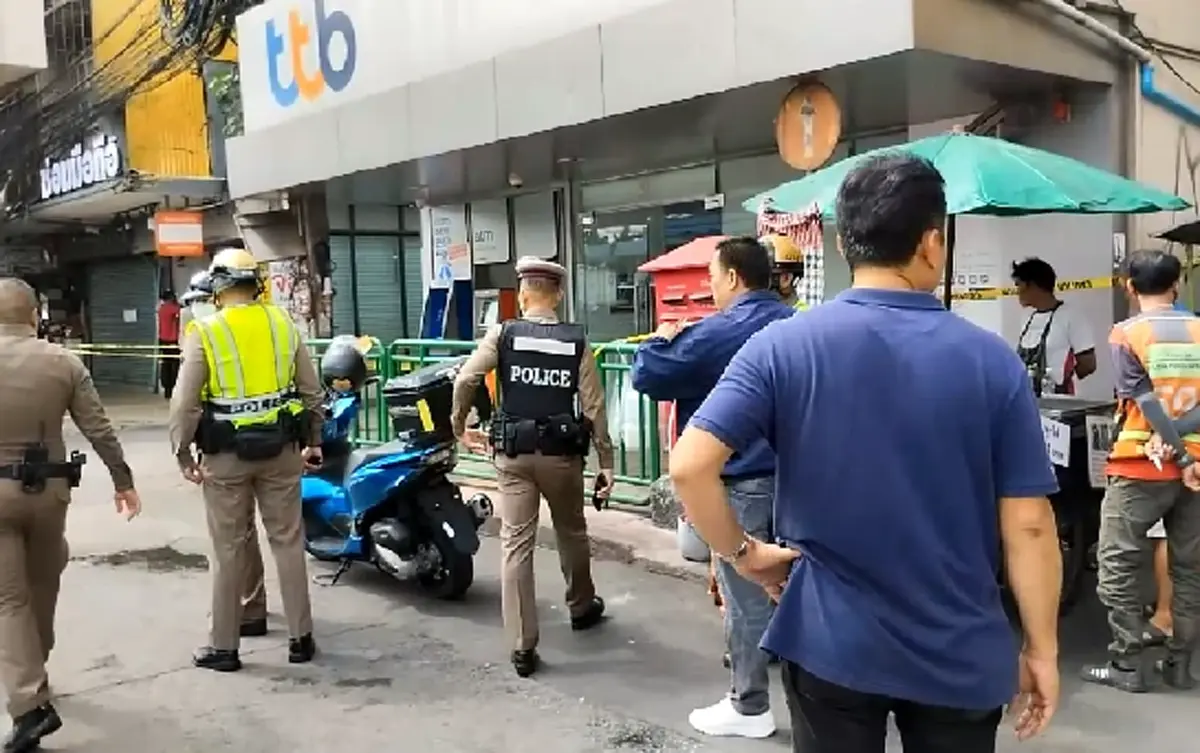 สลด คู่อริบุกยิงเด็กช่าง ครูเดินมากดเงิน ถูกลูกหลงเข้าศีรษะดับหน้าธนาคาร