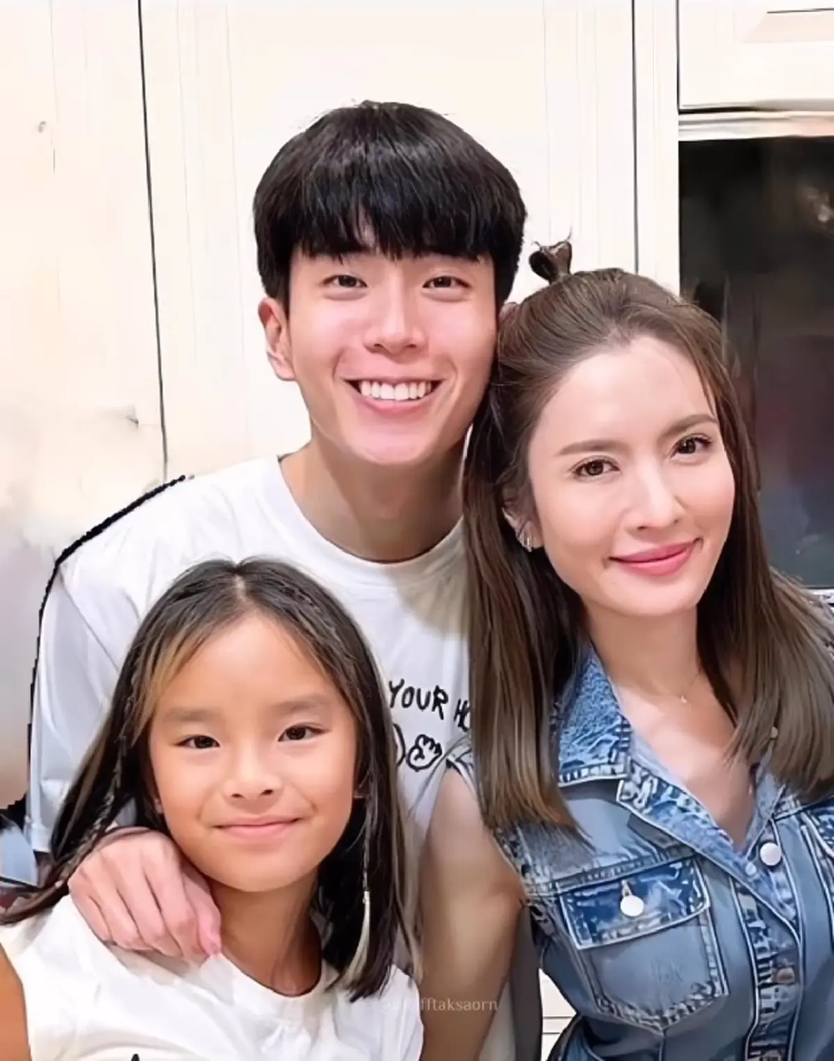 ผู้กำกับดัง โผล่กลางไอจี แอฟ ทักษอร หลังเปิดตัวดูใจ นนกุล