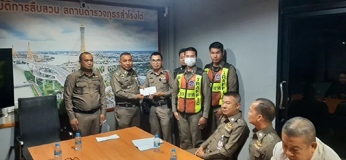 หนุ่มซิ่งรถบรรทุกชนดะ20 คัน หนี ตร. ยิงสกัดไม่หยุดพุ่งชน ตร. เจ็บ 3