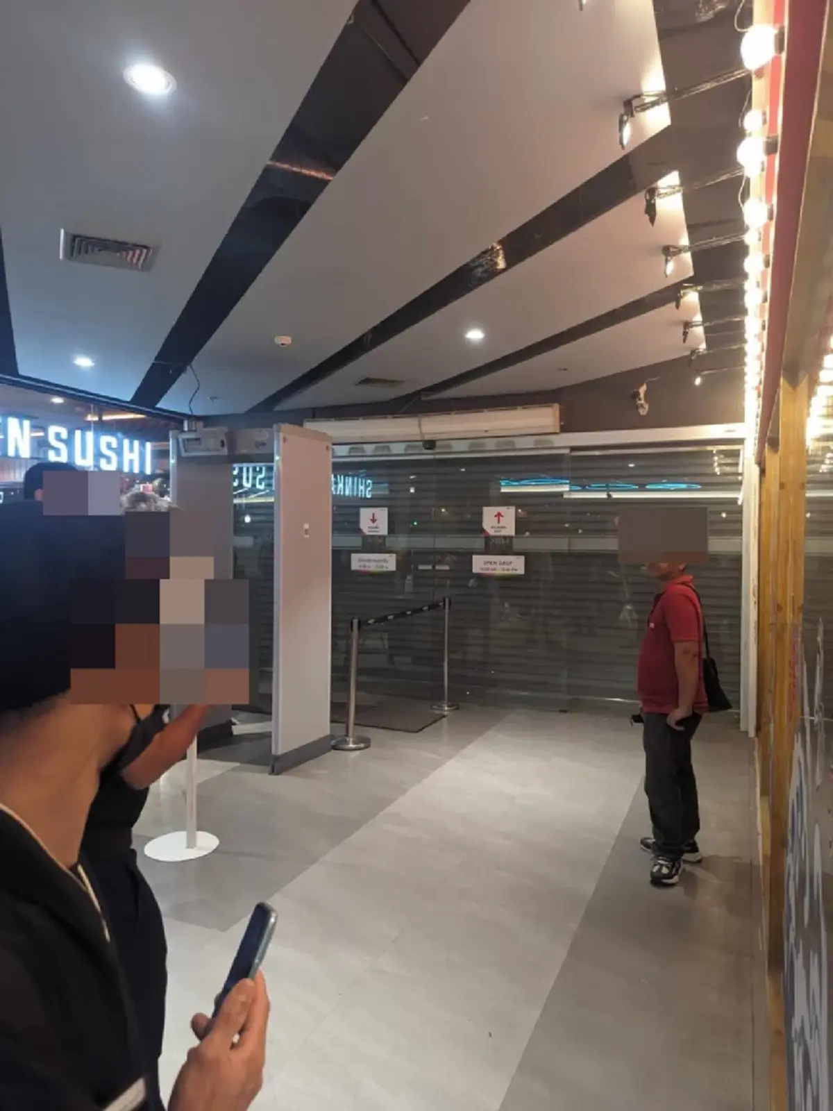 ด่วน วัยรุ่นยกพวกตีกัน ห้างดังกลางกรุง สั่งปิดประตูแล้ว