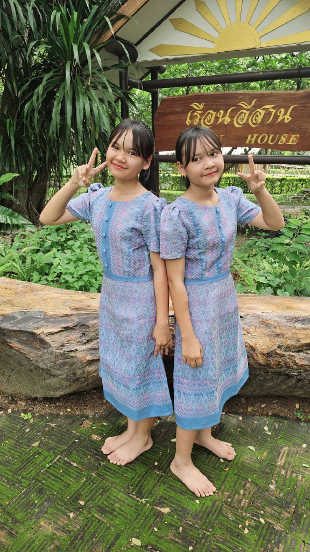 ส่งกำลังใจ รถครอบครัว น้องอุ๋ม-อิ๋ม ประสบอุบัติเหตุ เผยอาการล่าสุด