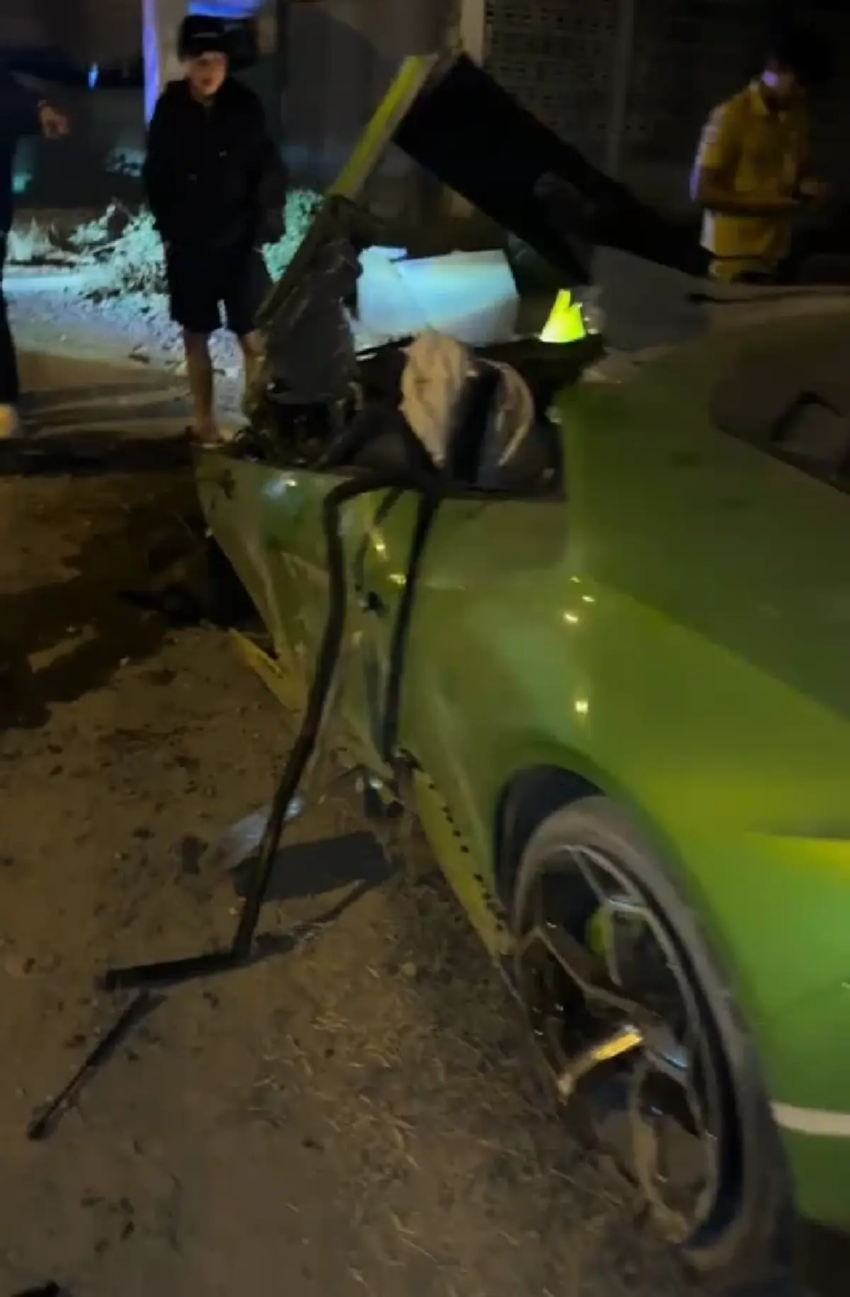 CEO โรงงานชำแหละไก่ ควบ ลัมโบร์กินี ชนกระบะพังยับ คนขับเผ่นแนบไร้ร่องรอย