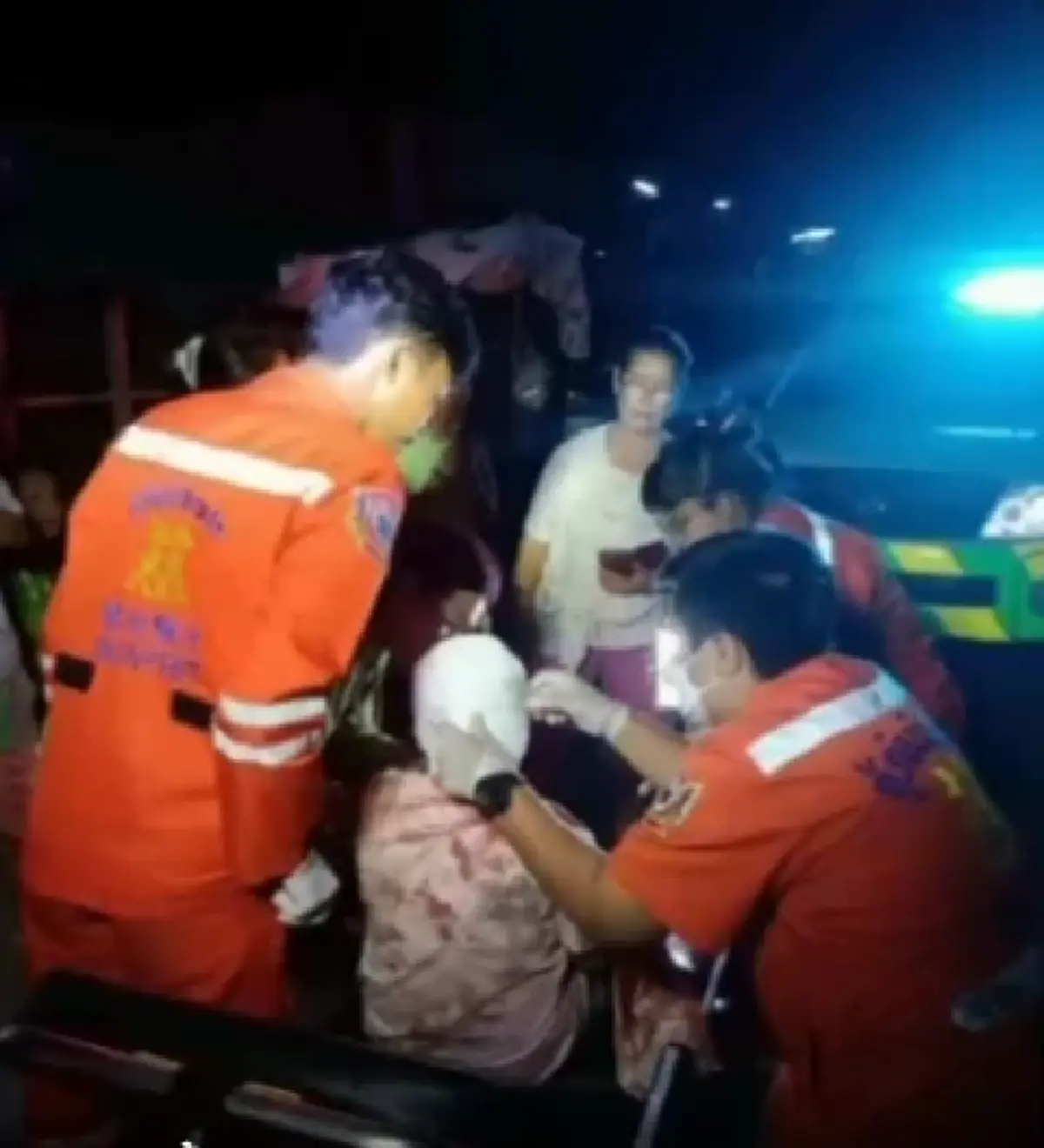สยอง พิตบูลหลุด ขย้ำหนูน้อย 6 ขวบสาหัส เพื่อนบ้านช่วยกันตีจนสุนัขถอย