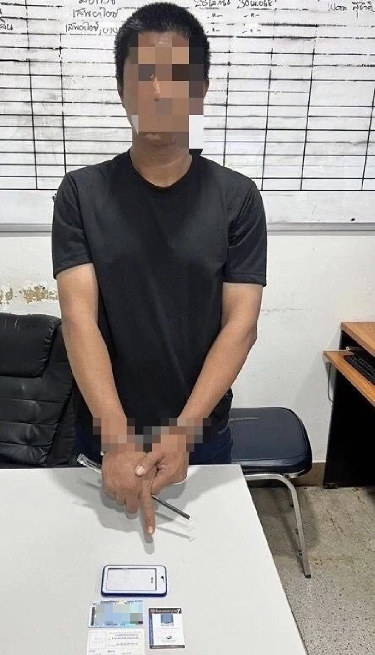 จับแล้ว ตำรวจเก๊ รีดเงินต่างด้าว 5 พัน สุดท้ายโป๊ะแตก พบประวัติฉาว