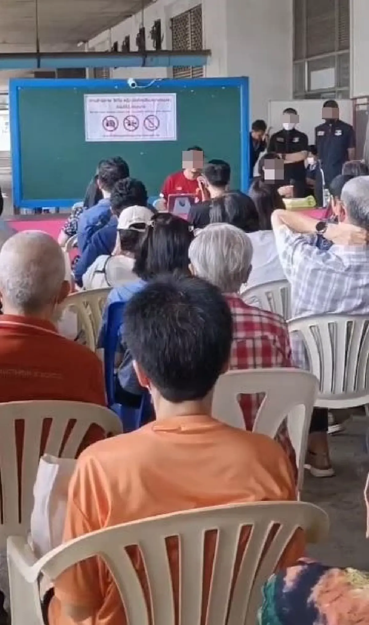 ลูกบ้านโวยเดือด คอนโดดัง ไร้น้ำไฟ 2 เดือน ต้องเดินขึ้นลง 21 ชั้น