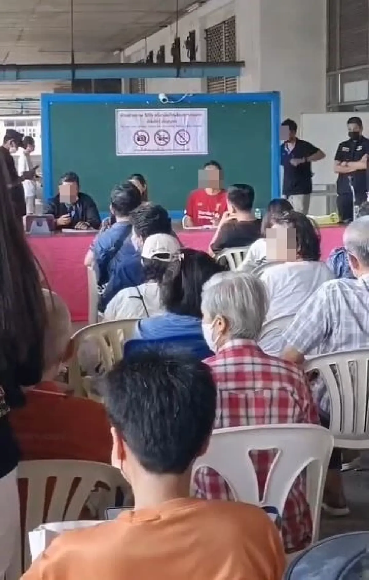 ลูกบ้านโวยเดือด คอนโดดัง ไร้น้ำไฟ 2 เดือน ต้องเดินขึ้นลง 21 ชั้น