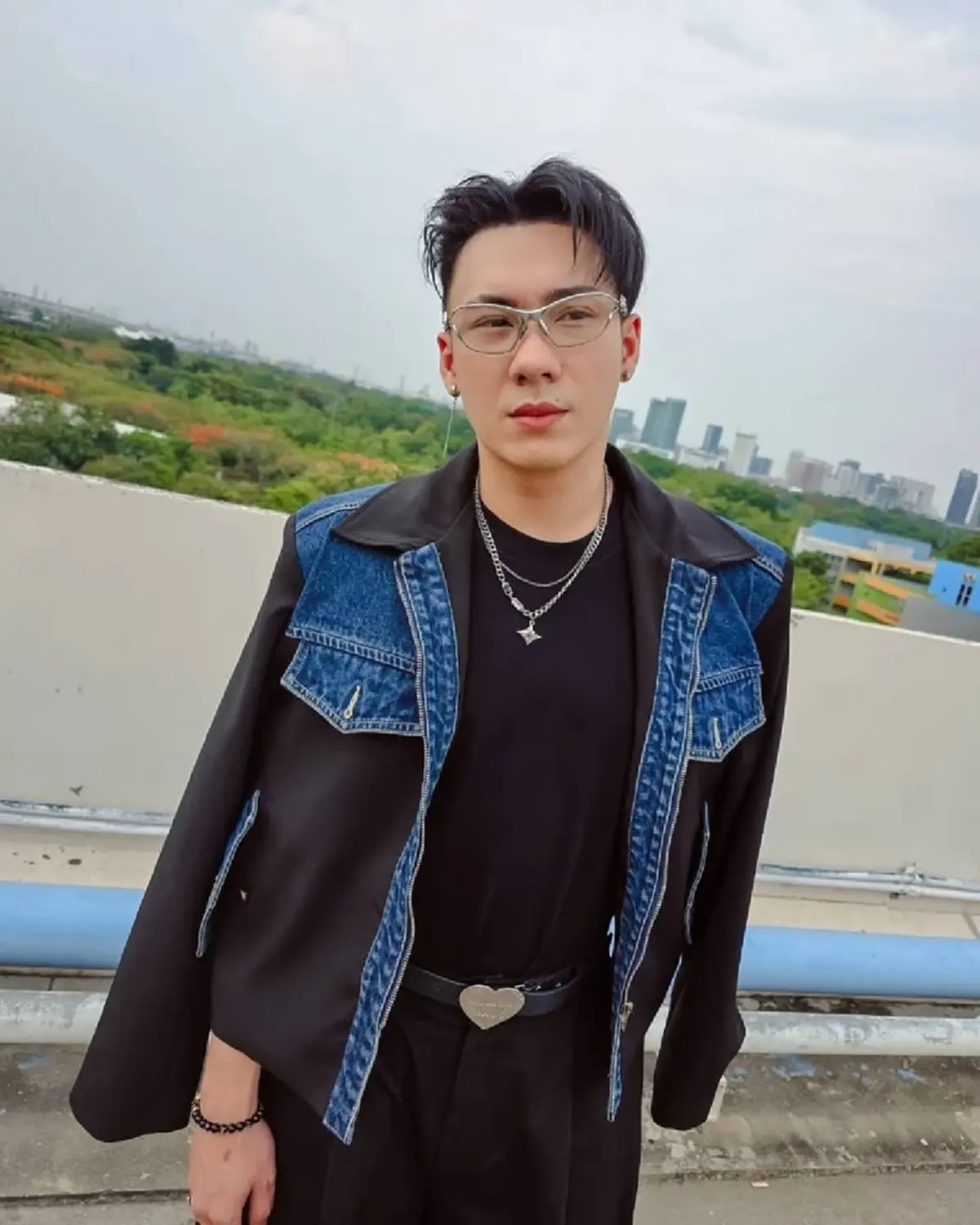 อาการล่าสุด \"นักร้องดัง\" หลังผ่าตัดปากฉีก จมูกหัก ต้องพักฟื้น ICU