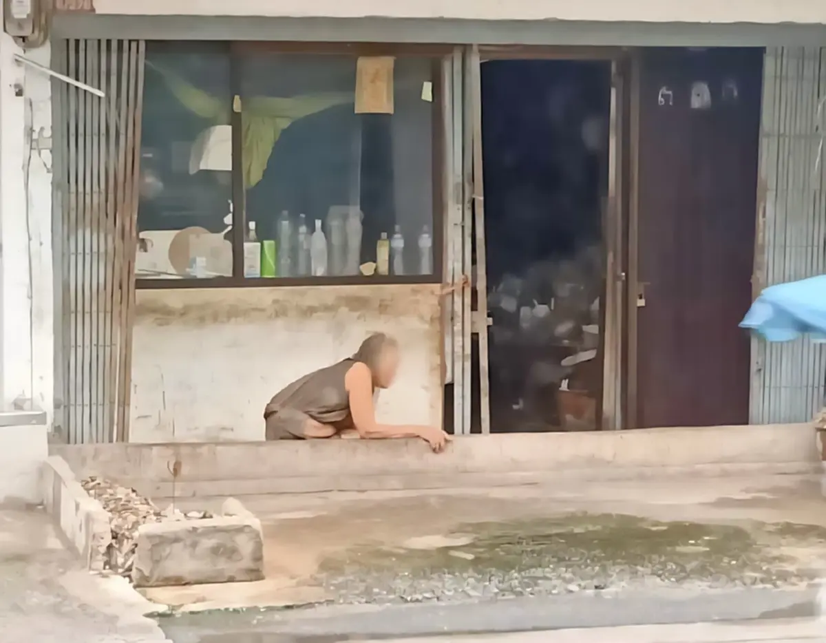 เพื่อนบ้านเล่า ยิ่งหดหู่ ยายวัย 76 ปี กินโฟมประทังชีวิต อดีตเคยรวย