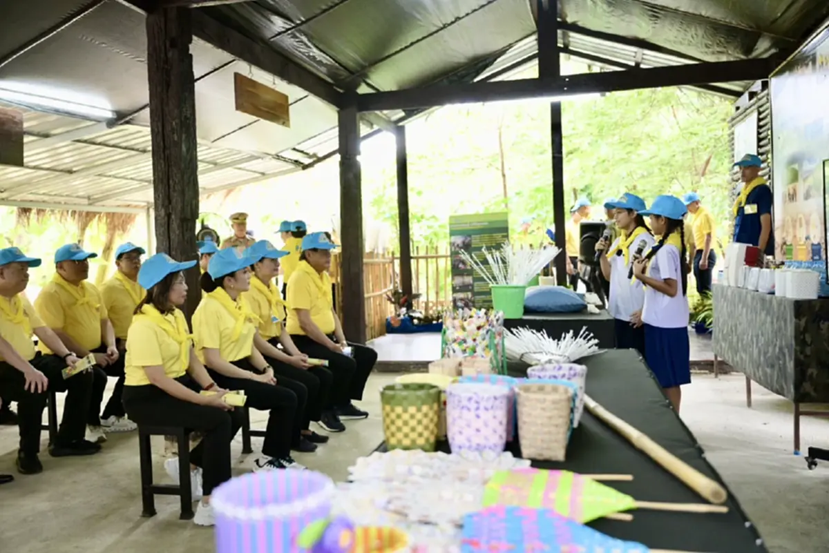 เปิดภาพบรรยากาศ นายกฯ เข้าเยี่ยมชม ศึกษาดูงานเศรษฐกิจพอเพียง