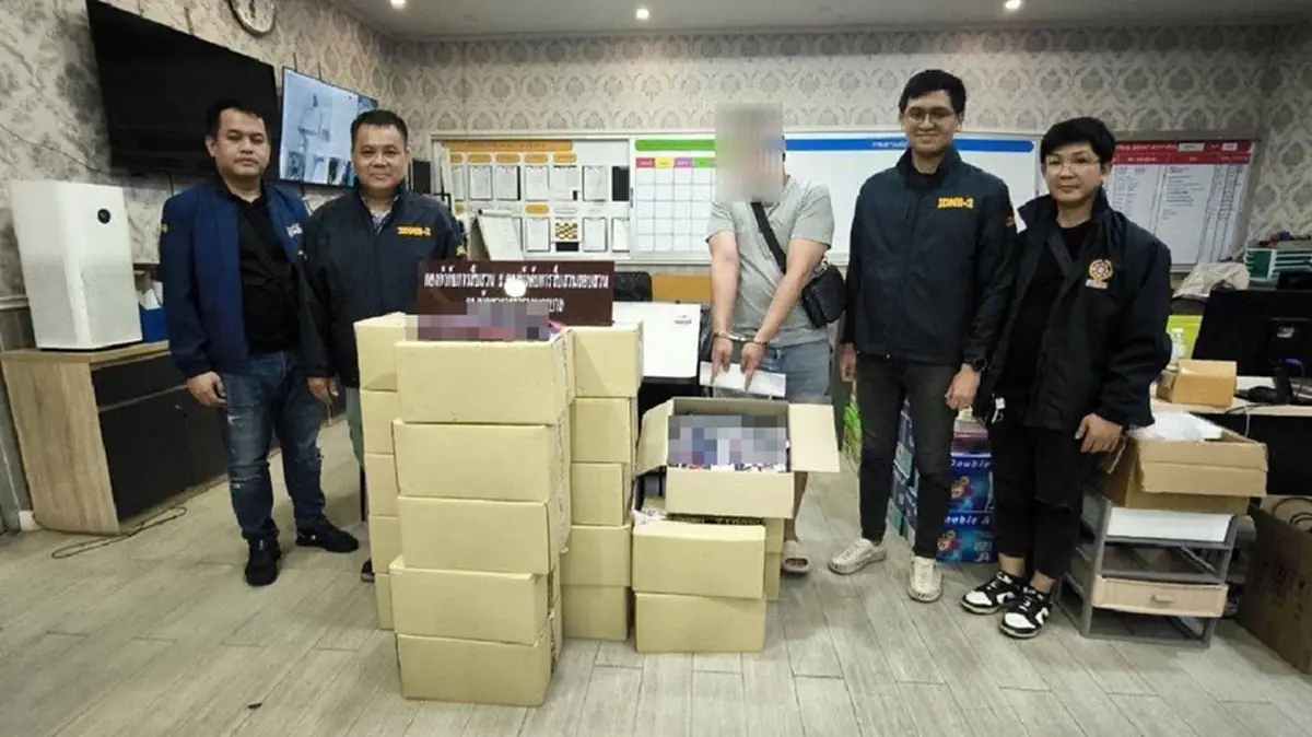 จับหนุ่มเชียงใหม่ ขนบุหรี่ไฟฟ้ากลางกรุงฯ ยึด20ลังเต็มหลังรถ
