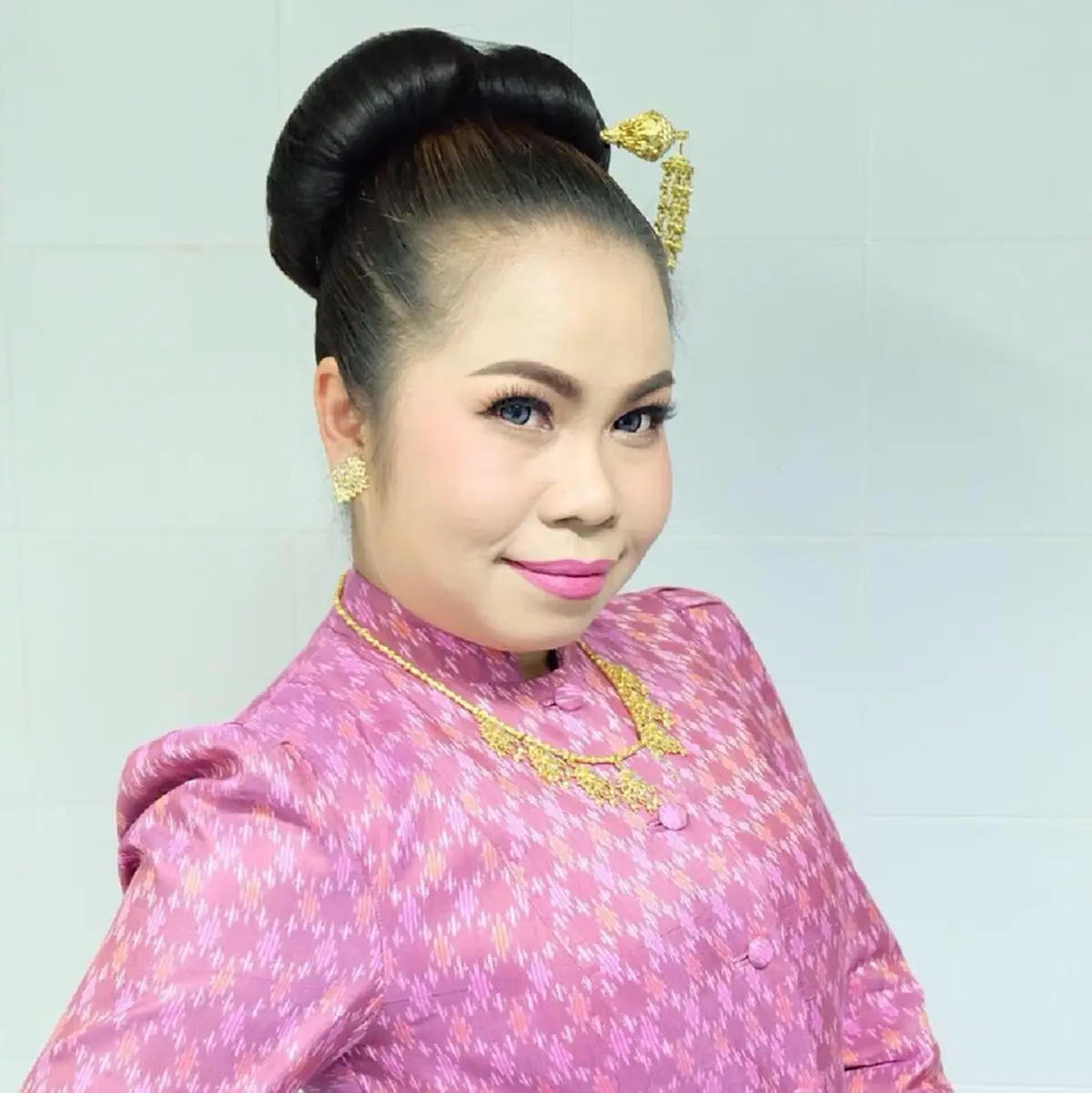 เกิดอะไรขึ้น ตุ๊กกี้ ประกาศถอนตัวจากบาร์โฮส ลั่นบทเรียนชั้นครู