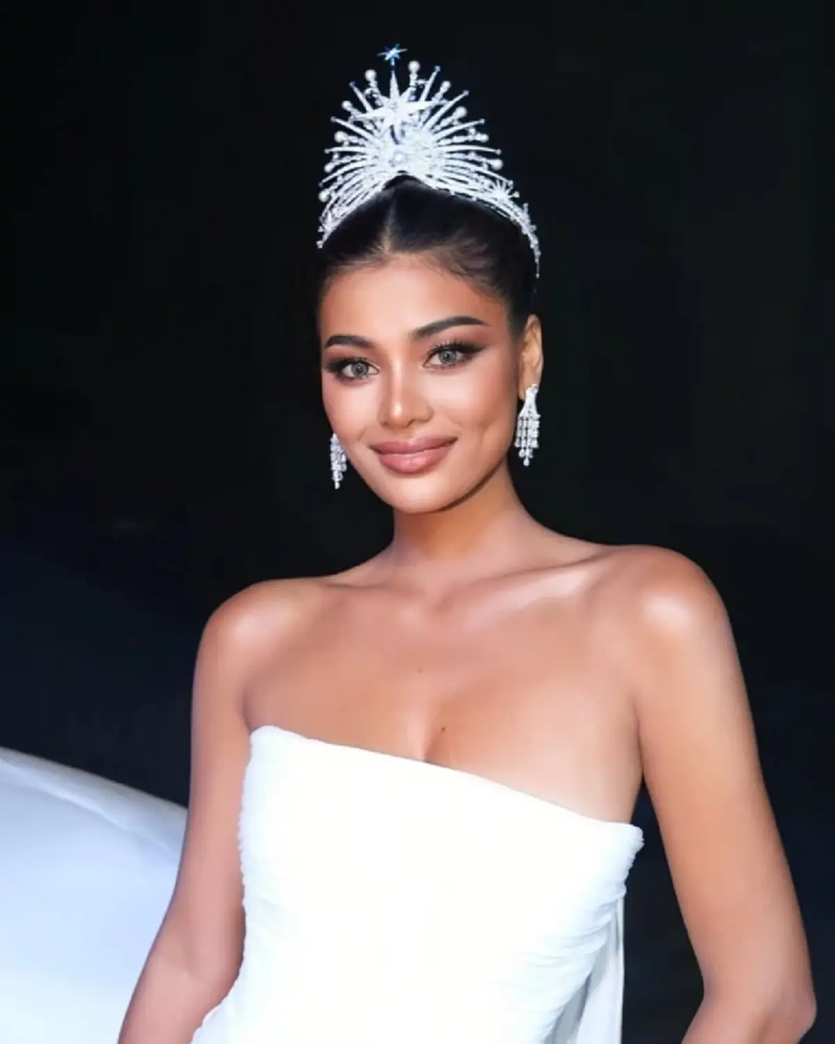 "เดล MUT ภูเก็ต" ลูกครึ่งกัมพูชา สวมชุดไทย สวนกลับคนแซะเชื้อชาติ